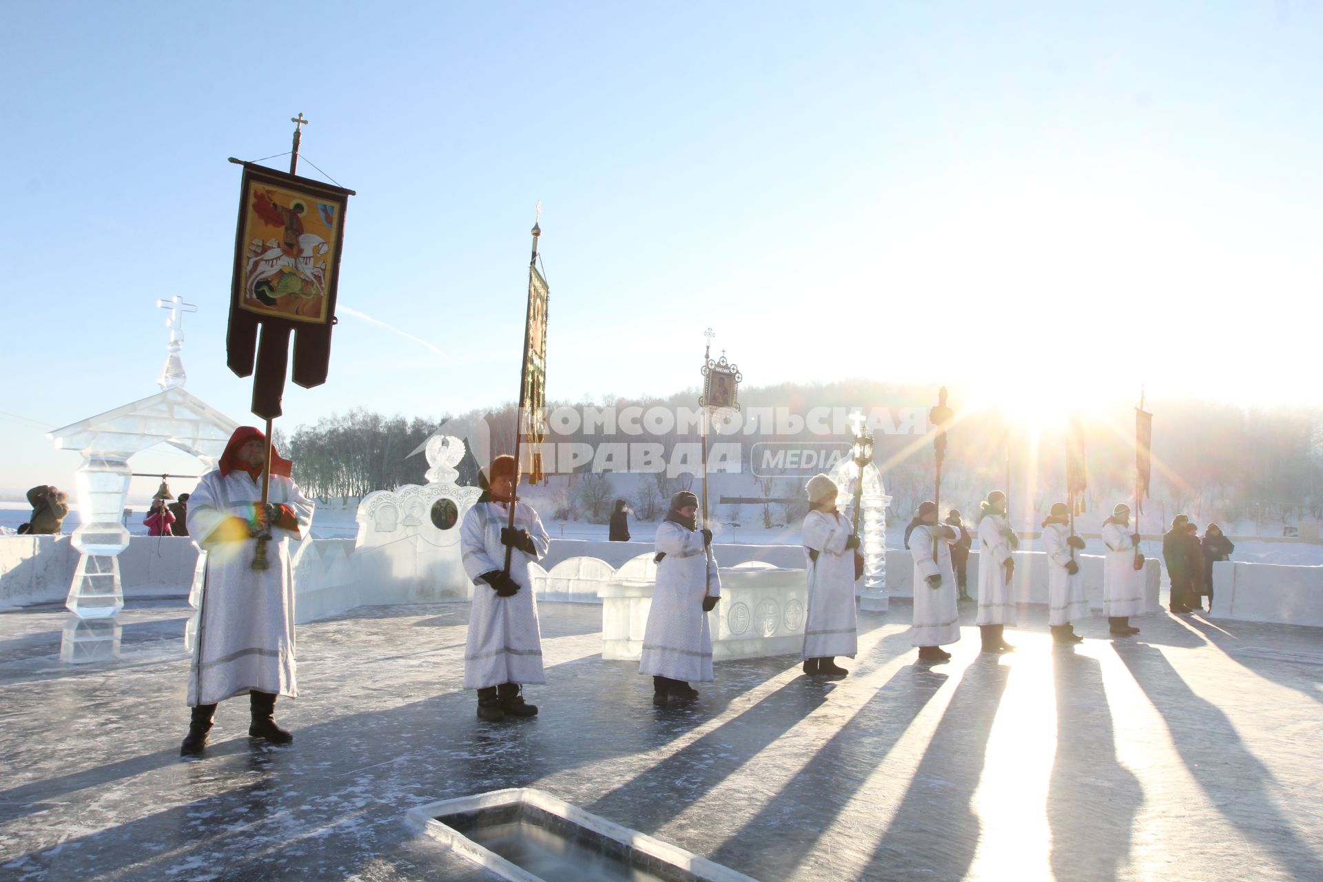 Иркутск. Крестный ход в праздник Крещения Господня.