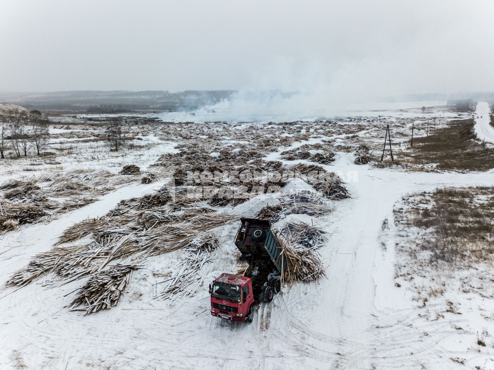 Красноярский край. Свалка отходов лесоперерабатывающих предприятий в городе Канске.