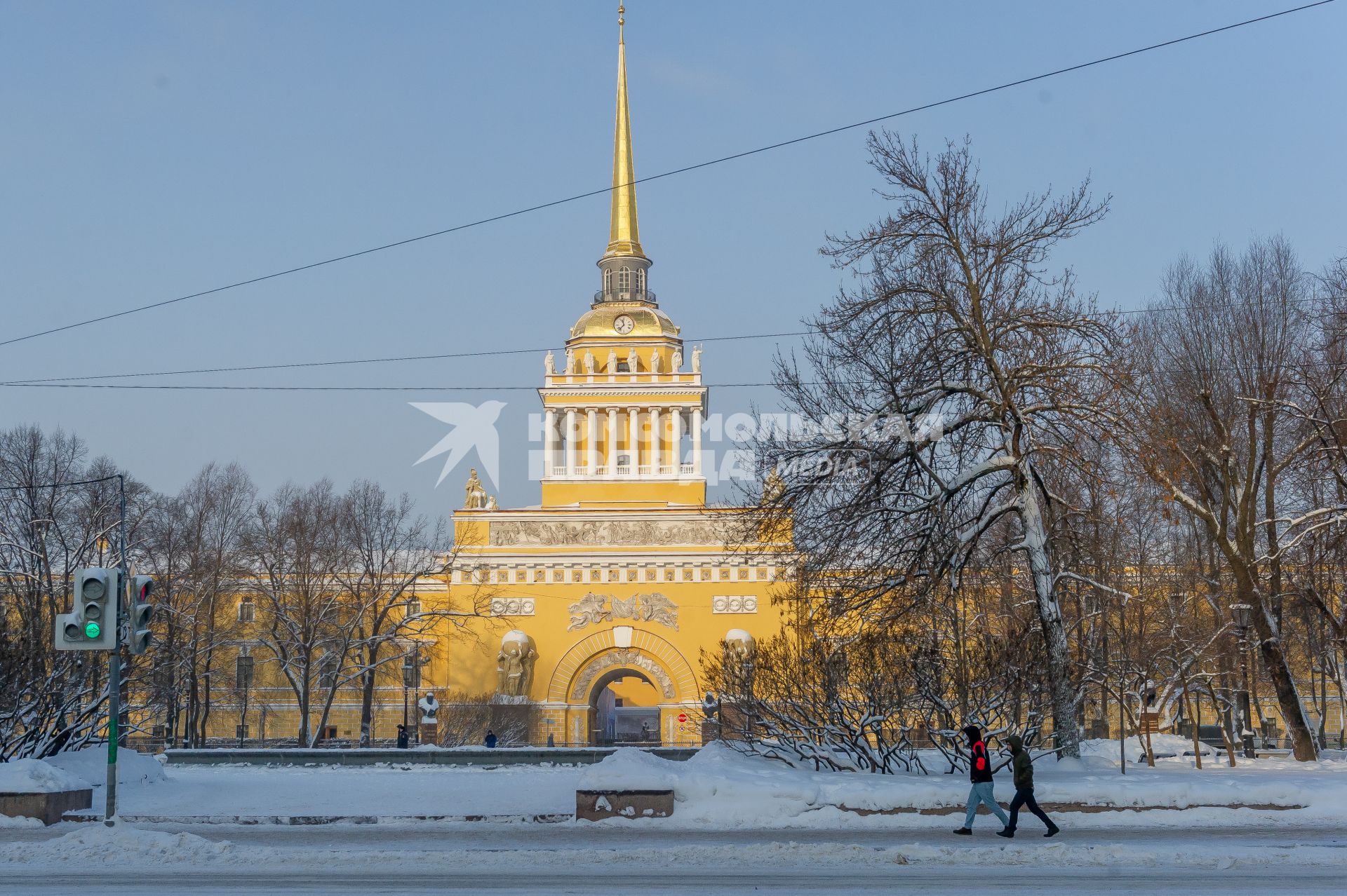 Санкт-Петербург.   Вид на здание Главного адмиралтейства.