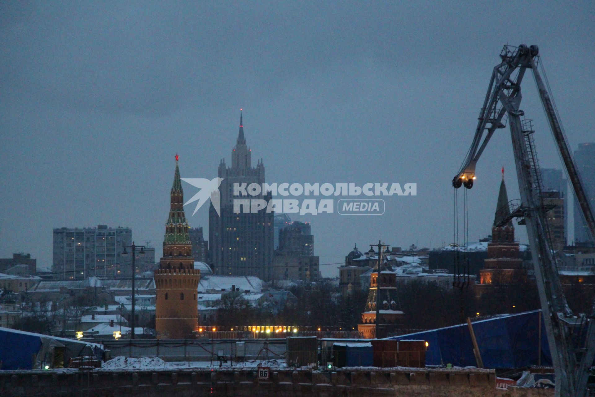 Москва. Вид на Большой Москворецкий мост.