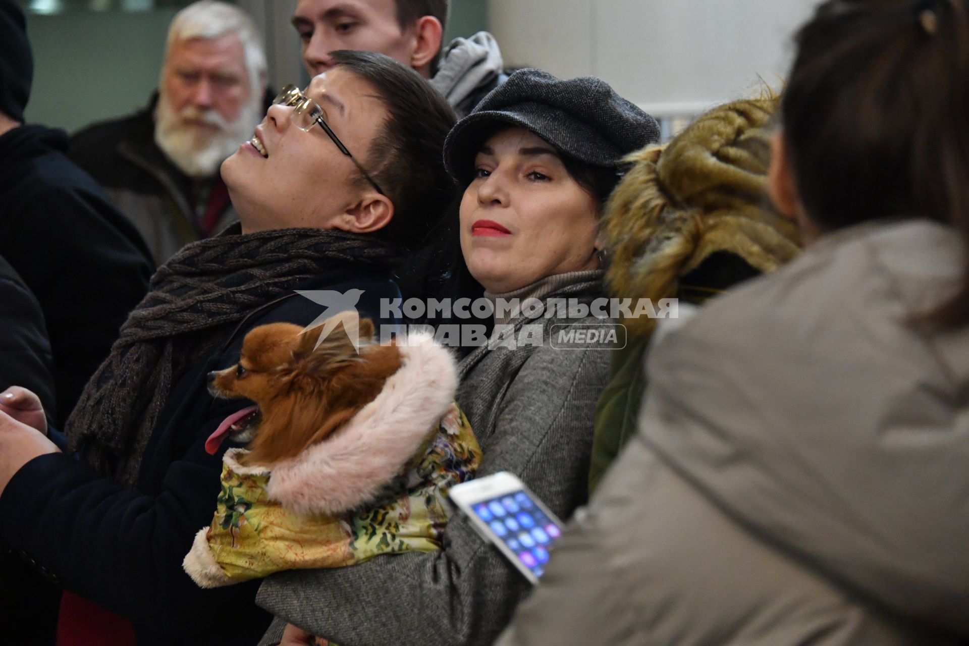 Москва. Пассажиры в аэропорту Шереметьево-2.