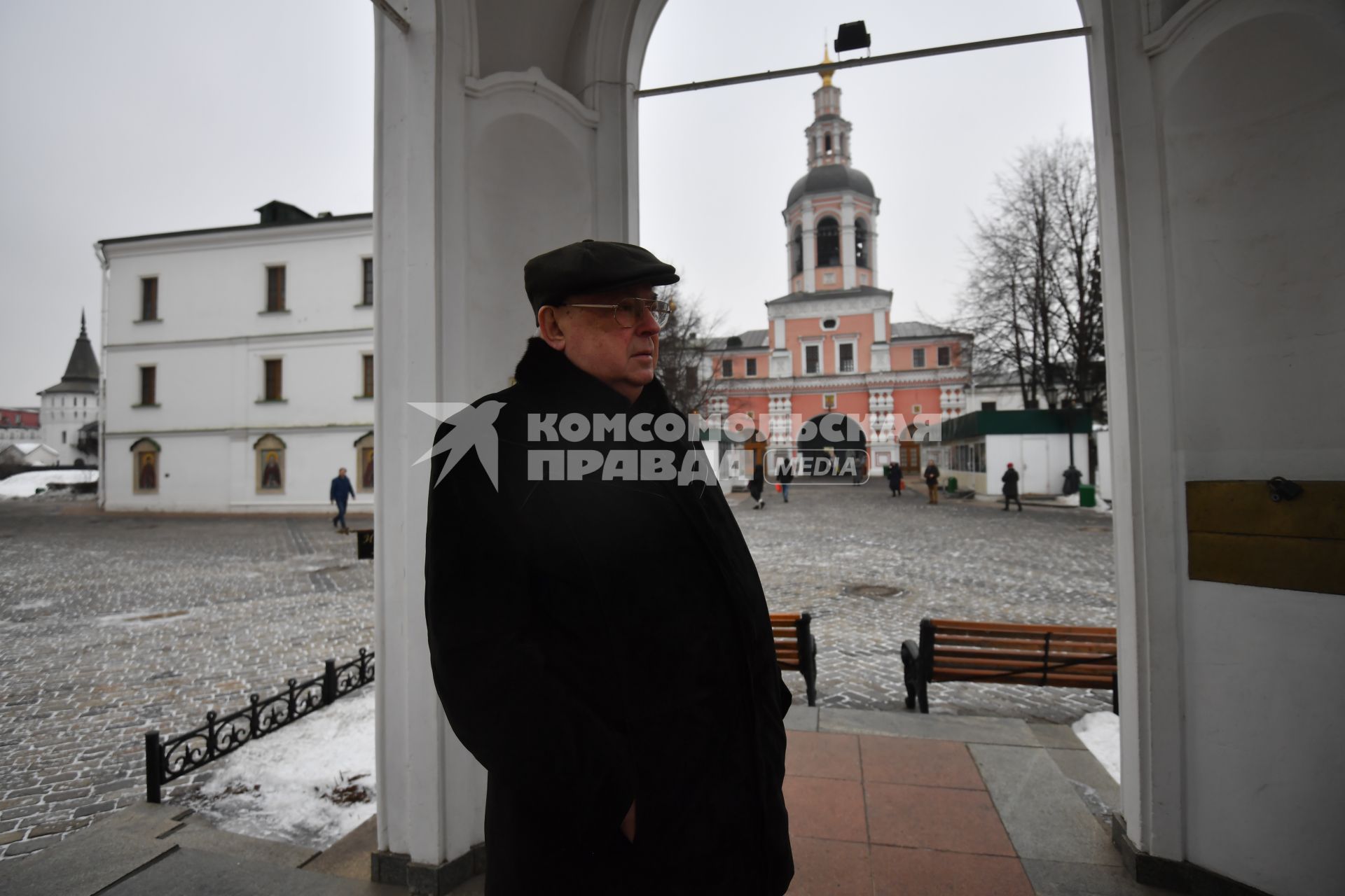 Москва.  Советник  Патриарха Кирилла  по вопросам строительства Владимир Ресин в Свято-Даниловом монастыре .