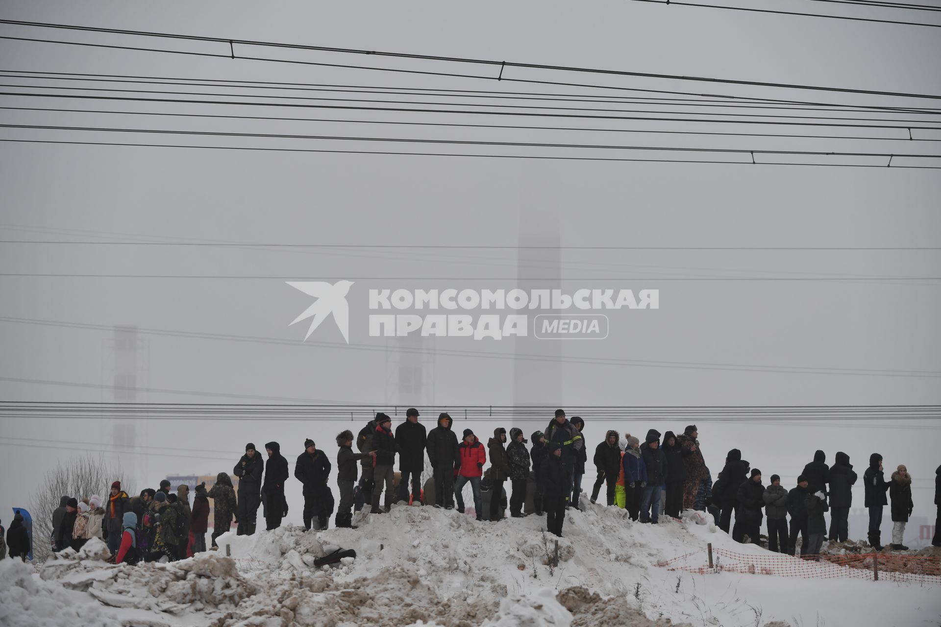 Москва. Зрители на Всероссийском соревновании по мотокроссу на приз имени В .П. Чкалова.