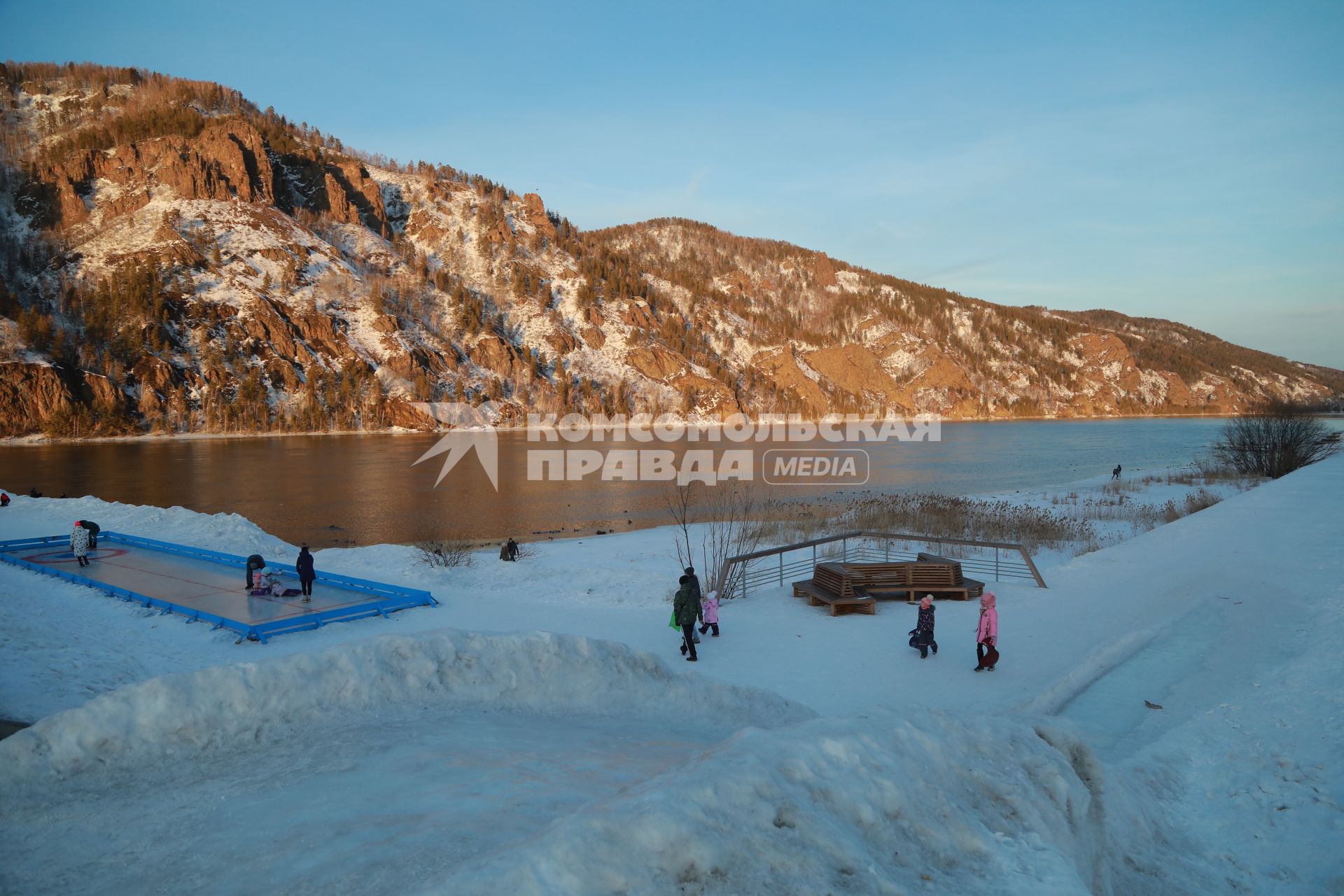 Красноярский край,  Дивногорск. Вид на реку Енисей.