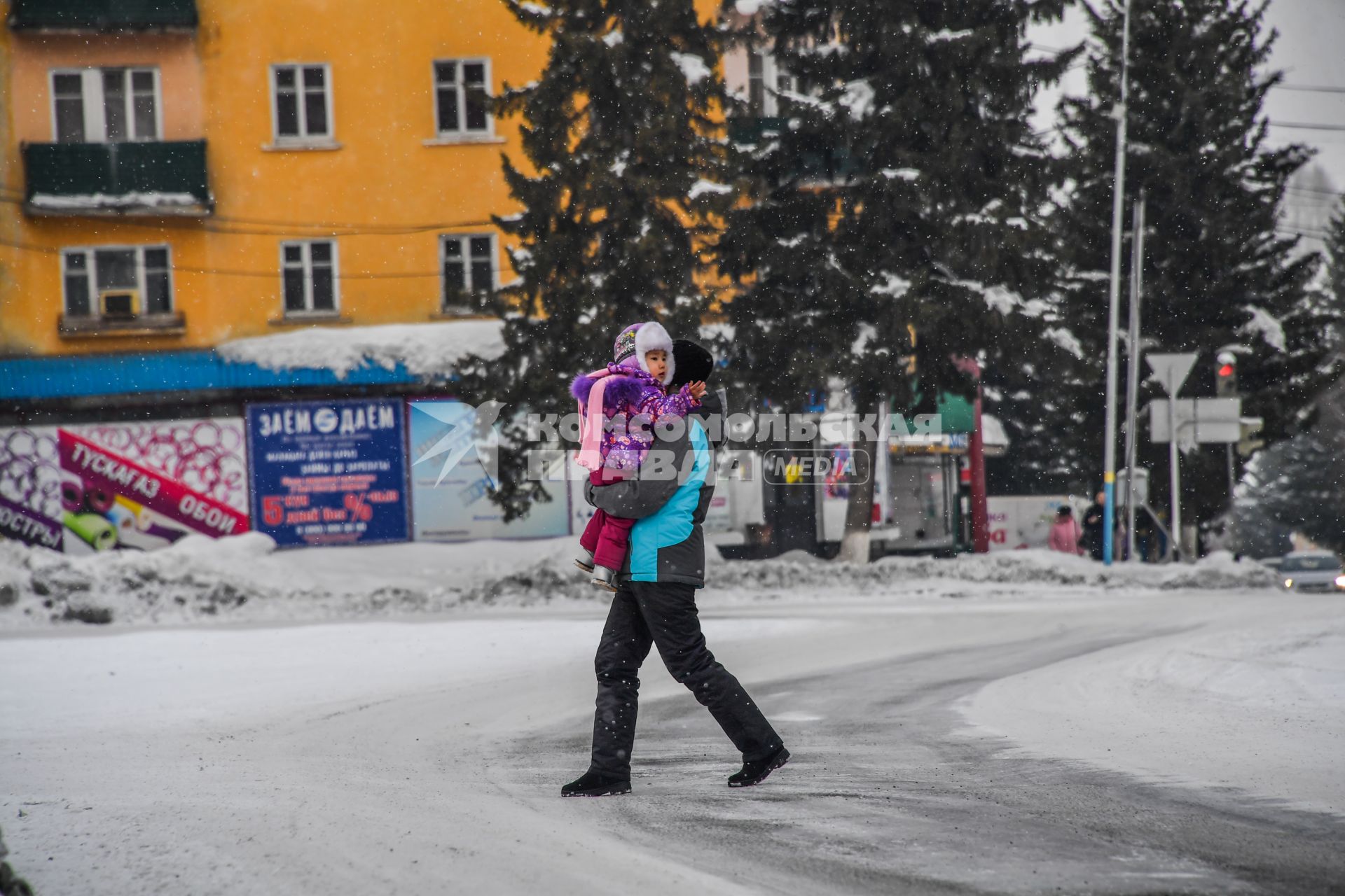 Казахстан, Алтай (Зыряновск). Вид на одну из улиц города.