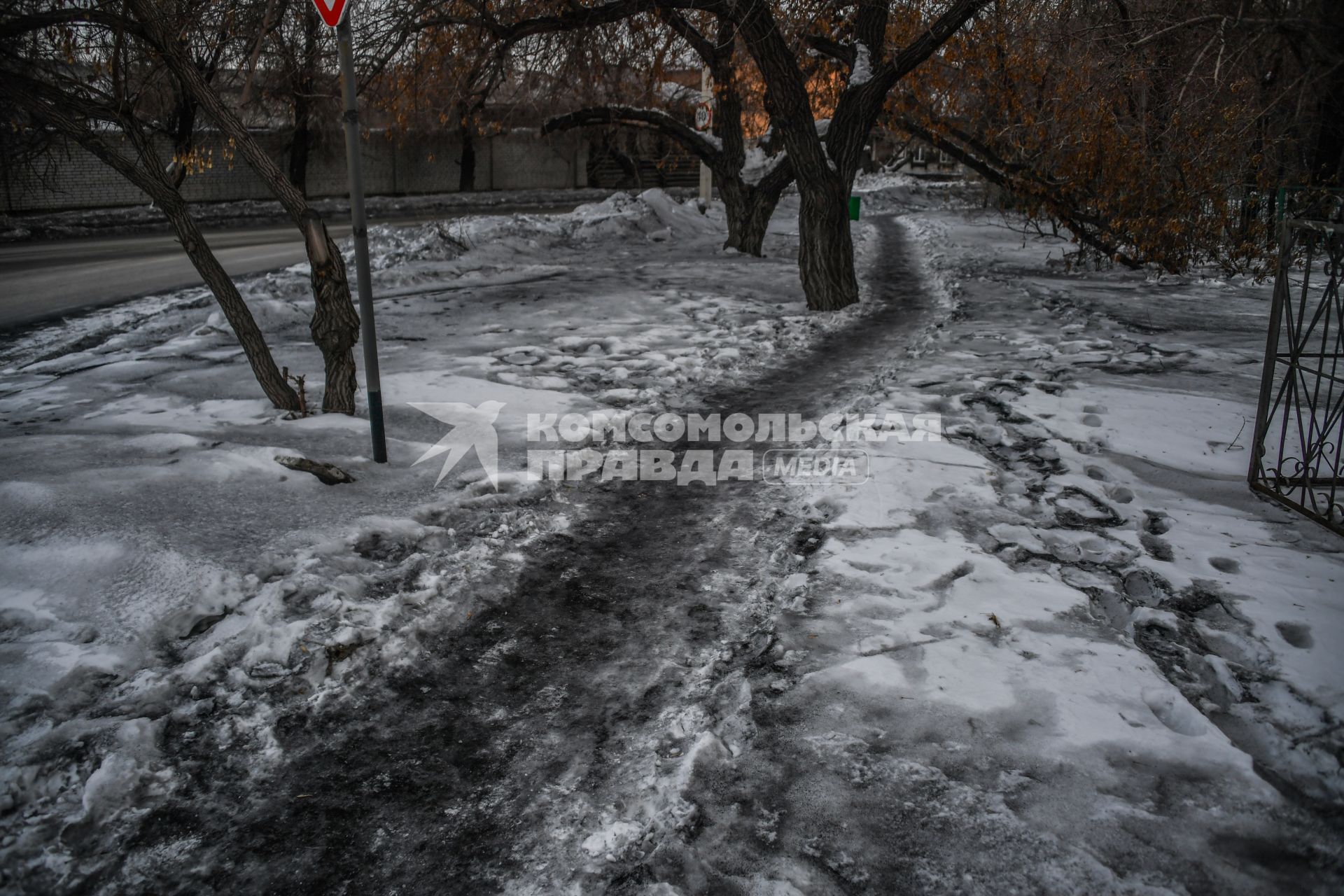 Казахстан,Семей (Семипалатинск). На улицах города.