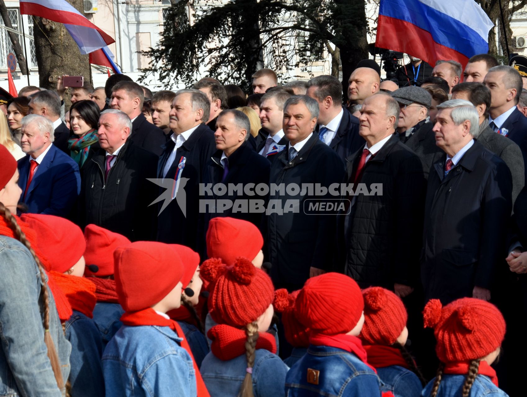 Крым, Симферополь.   Руководитель фракции партии `Справедливая Россия`Сергей Миронов (слева) , спикер Госдумы РФ Вячеслав Володин (третий справа),лидер  КПРФ Геннадий Зюганов (второй справа) , первый вице-спикер Госдумы РФ Иван Мельников (слева) во время мероприятий посвященных 5-й годовщине Общекрымского референдума 2014 года и воссоединения Крыма с Россией.