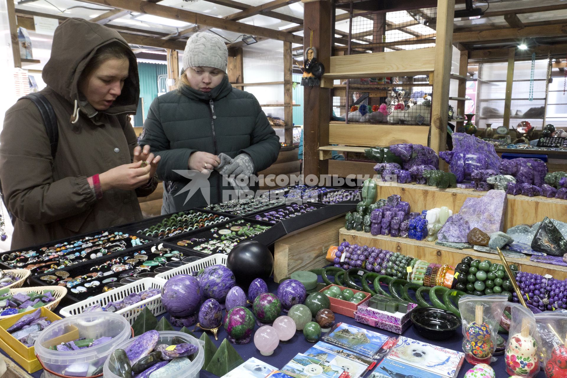 Иркутская область, п. Листвянка. Продажа сувенирной продукции.