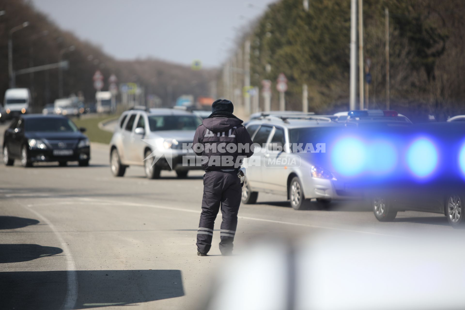 Ставрополь.  Сотрудники ДПС проводят рейд по выявлению нарушителей на дороге.