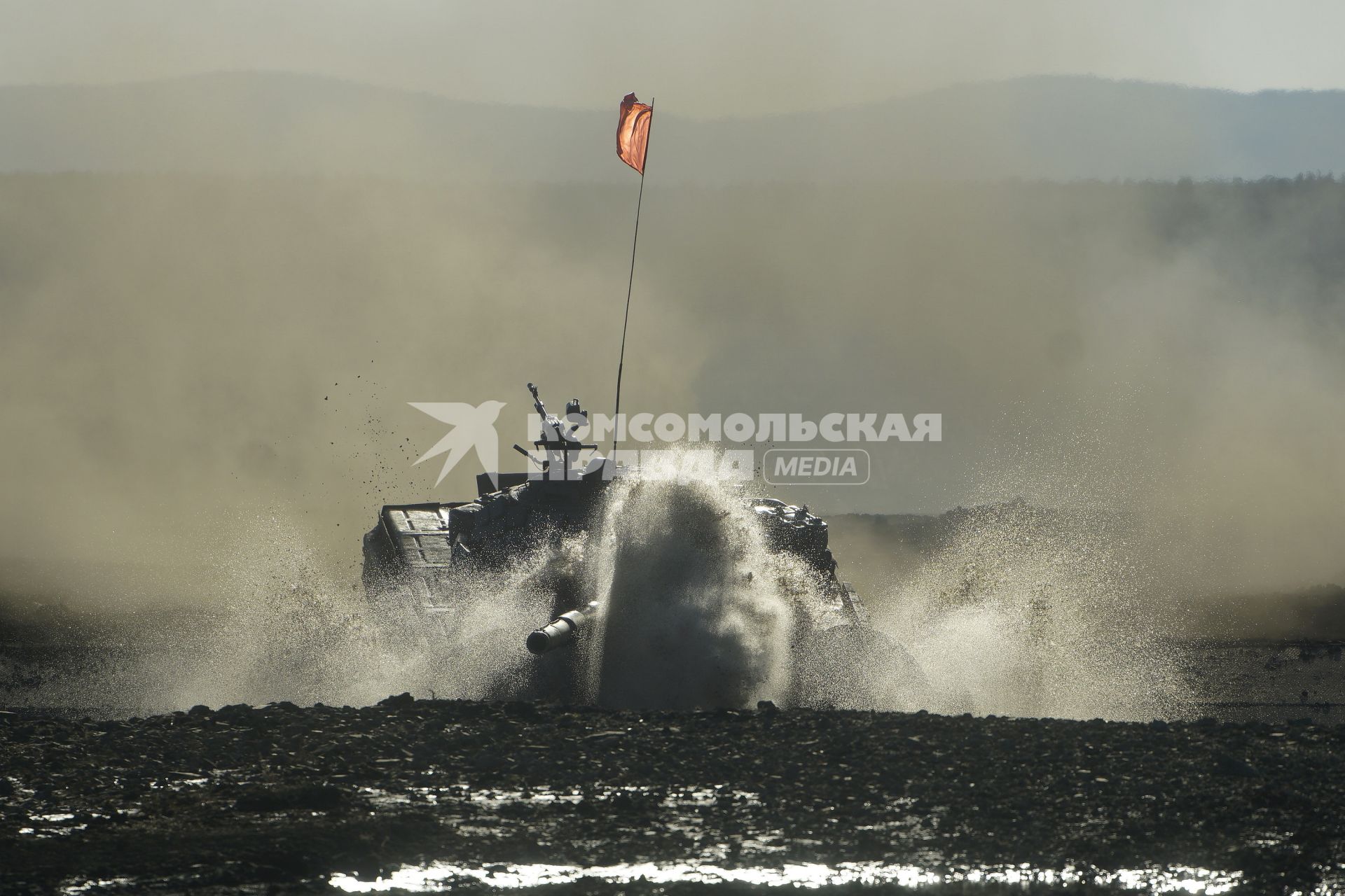 Челябинская область. 255 межвидовой военный полигон ЦВО (Центральный военный округ). Этапа конкурса Армейских международных игр \'Танковый биатлон\'. Победители окружного этапа  представят ЦВО на всеармейском этапе АрМИ-2019. Танк Т-72Б3