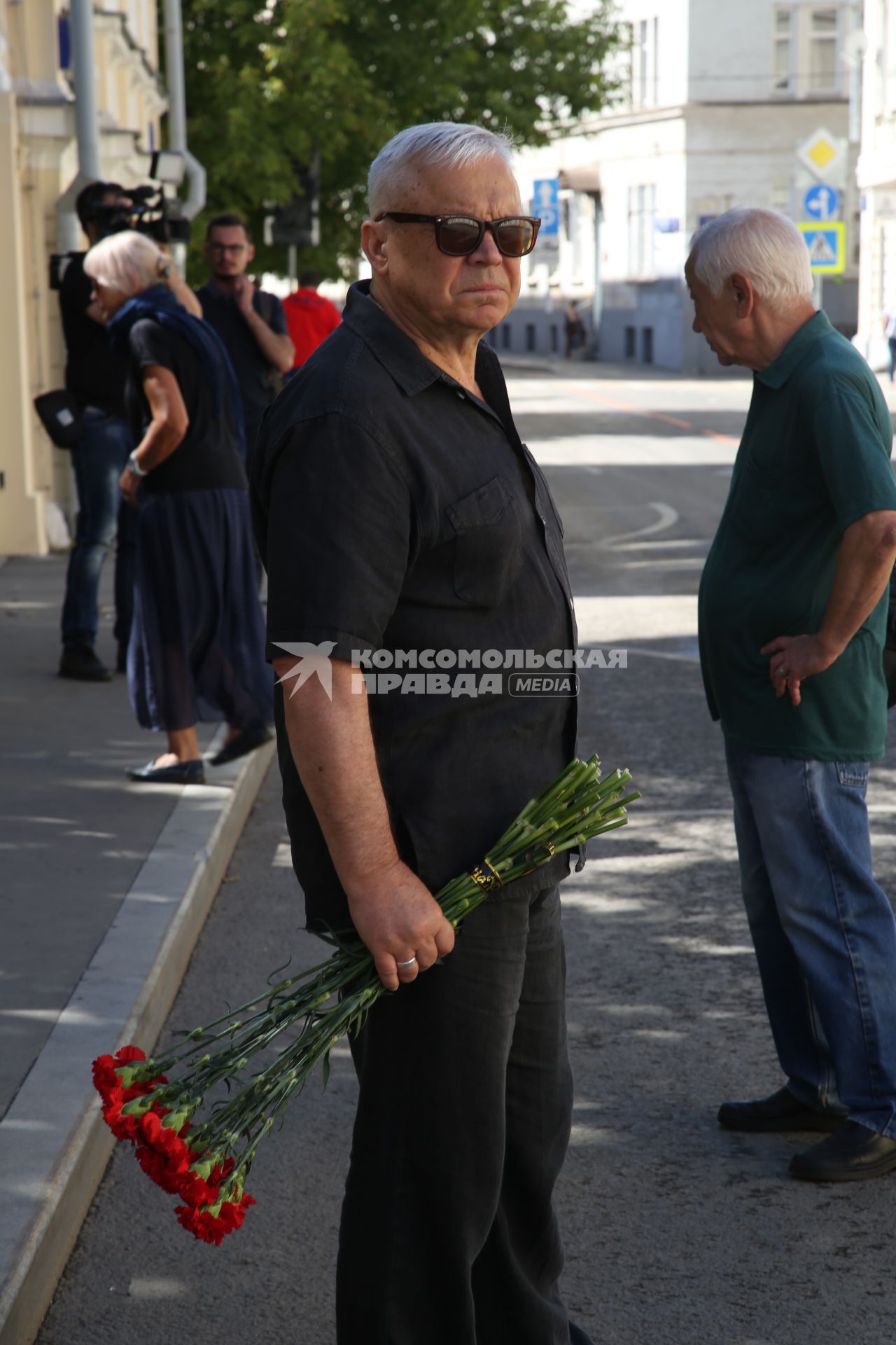 Диск323. Храм Федора Стратилата. Прощание с актрисой театра СОВРЕМЕННИК Тамарой Дегтяревой. Отпевание. 2018. На снимке: актер Василий Мищенко