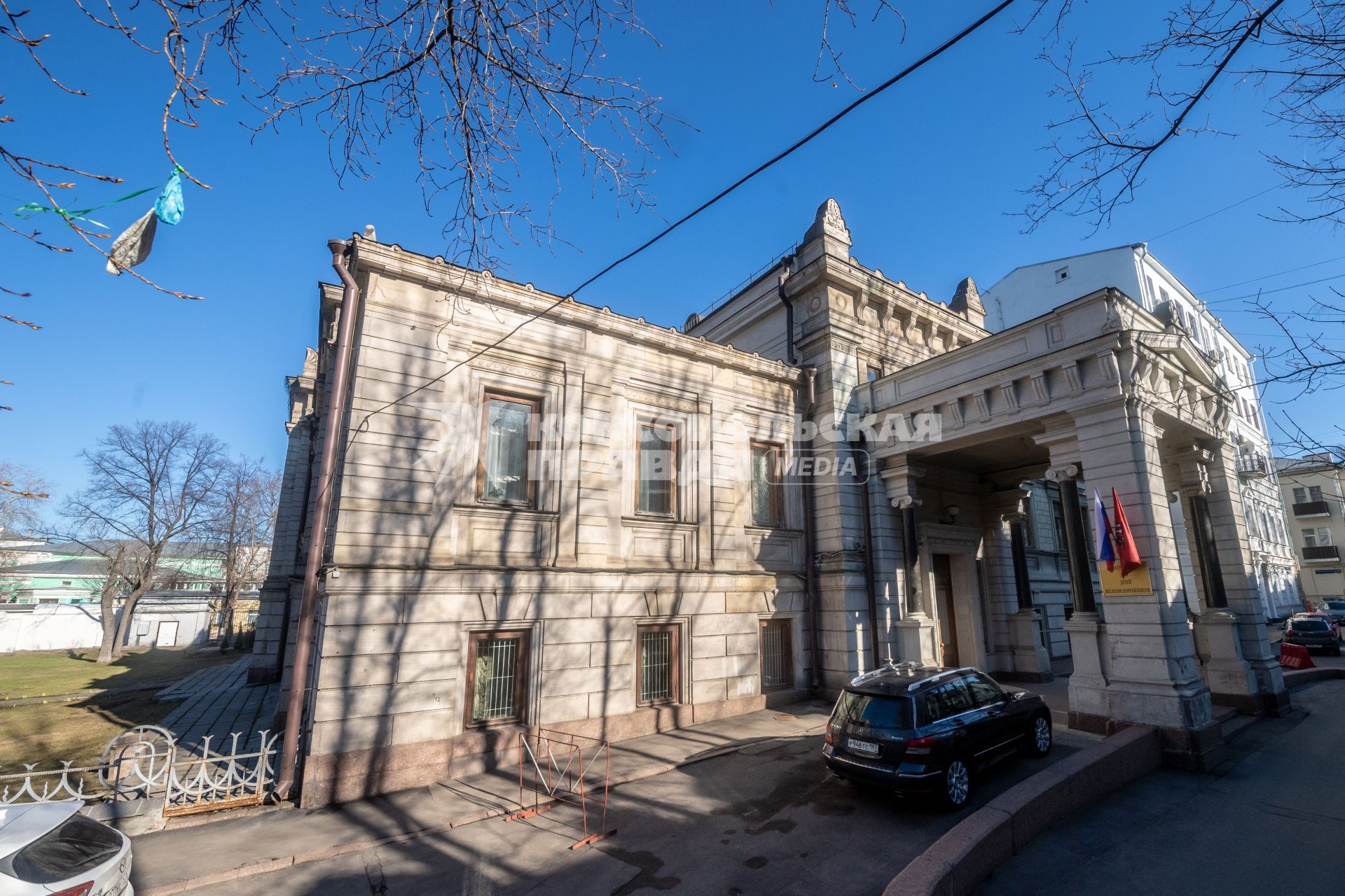 Москва. Вид на особняк, принадлежавший золотопромышленнику Николаю Стахееву на Новой Басманной улице.