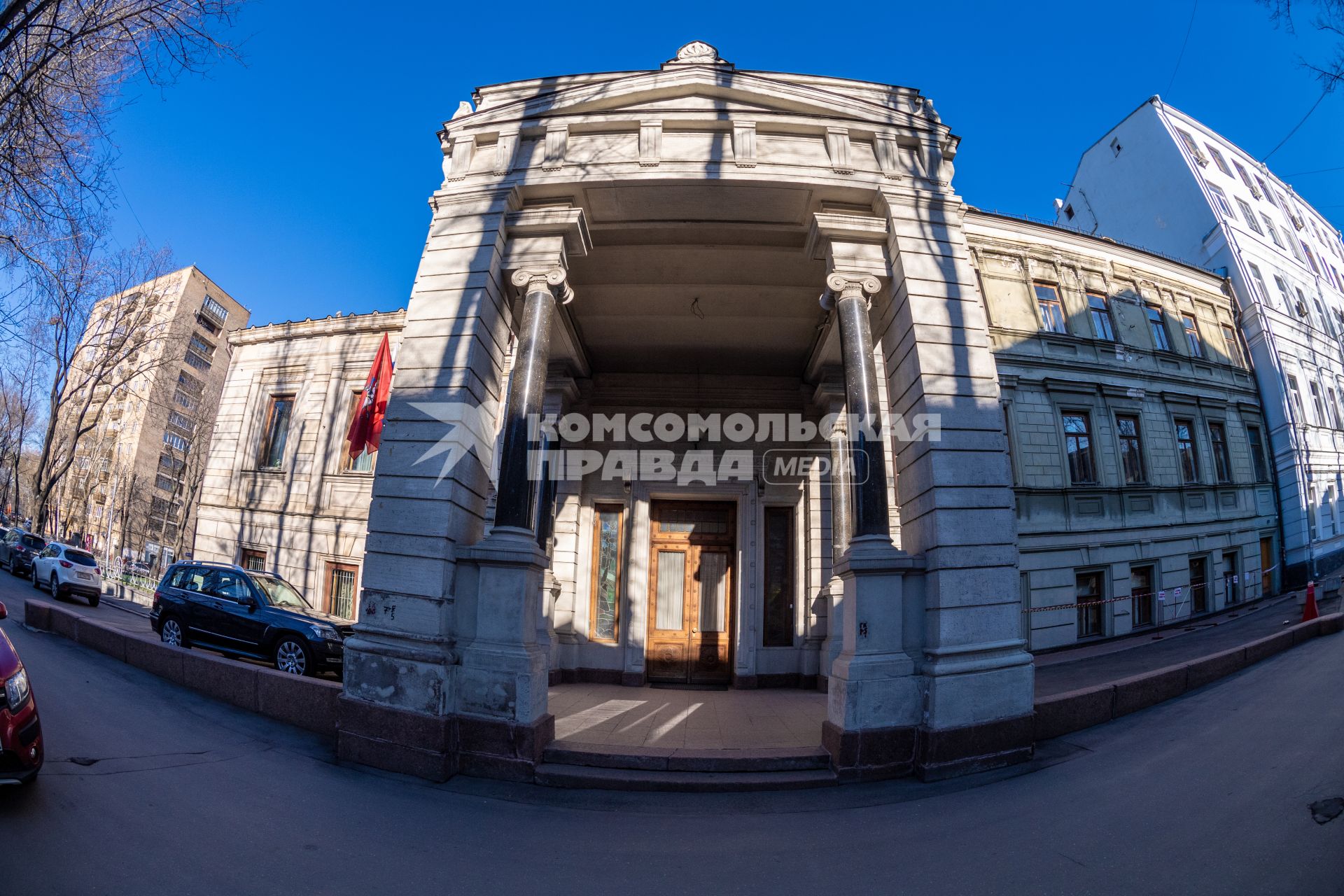 Москва. Вид на особняк, принадлежавший золотопромышленнику Николаю Стахееву на Новой Басманной улице.