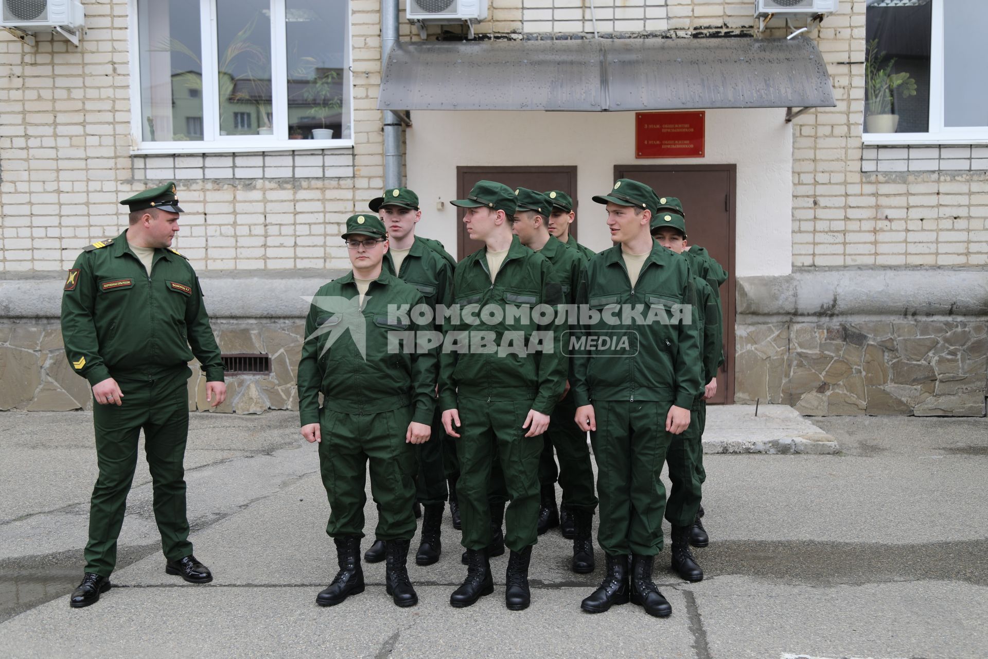 Ставрополь. Призывники на сборном пункте.