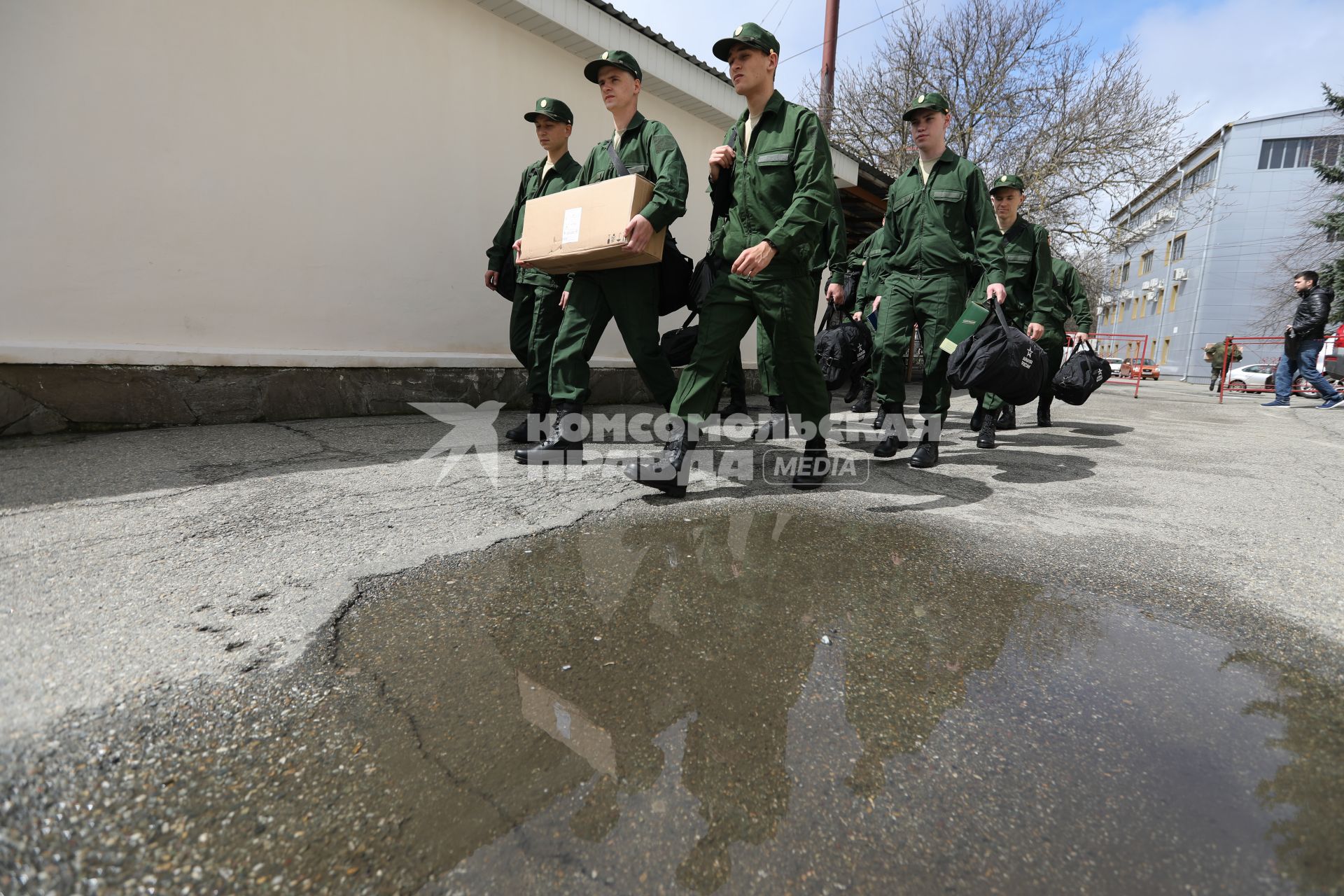 Ставрополь. Призывники на сборном пункте.