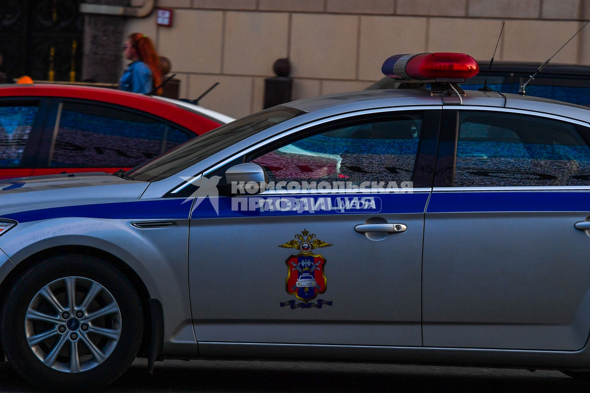 Москва.  Полицейская машина на Новом Арбате.