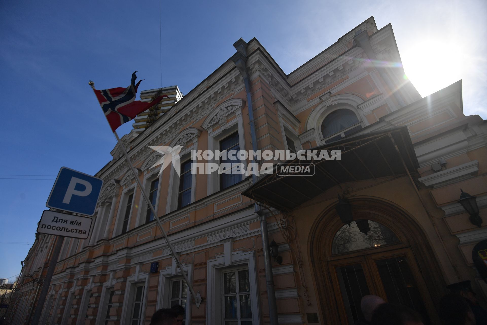 Москва. Вид на здание посольства Норвегии (Особняк Грачева) на Поварской улице.