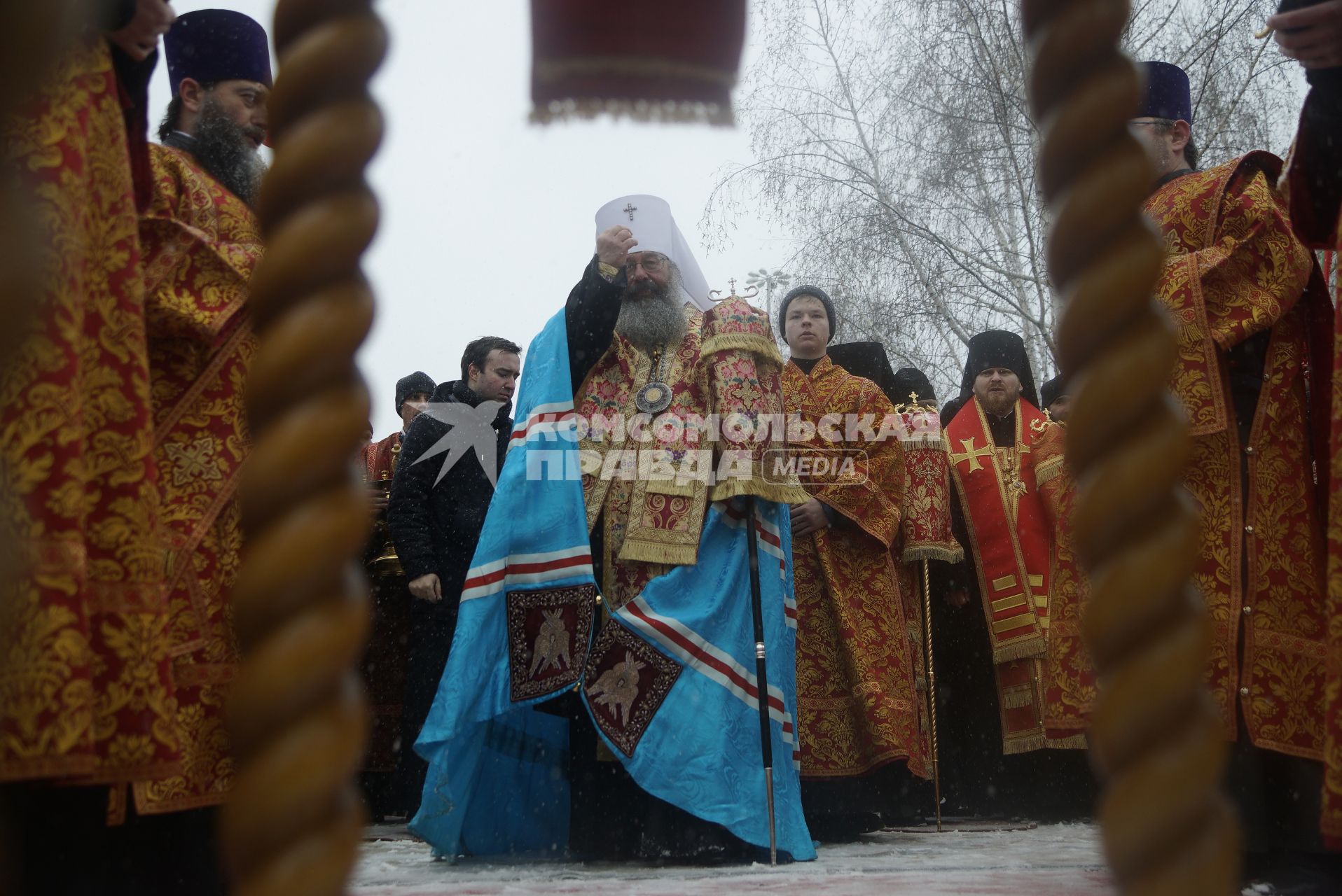 Екатеринбург. Митрополит Екатеринбургский Кирилл во время пасхального крестного хода