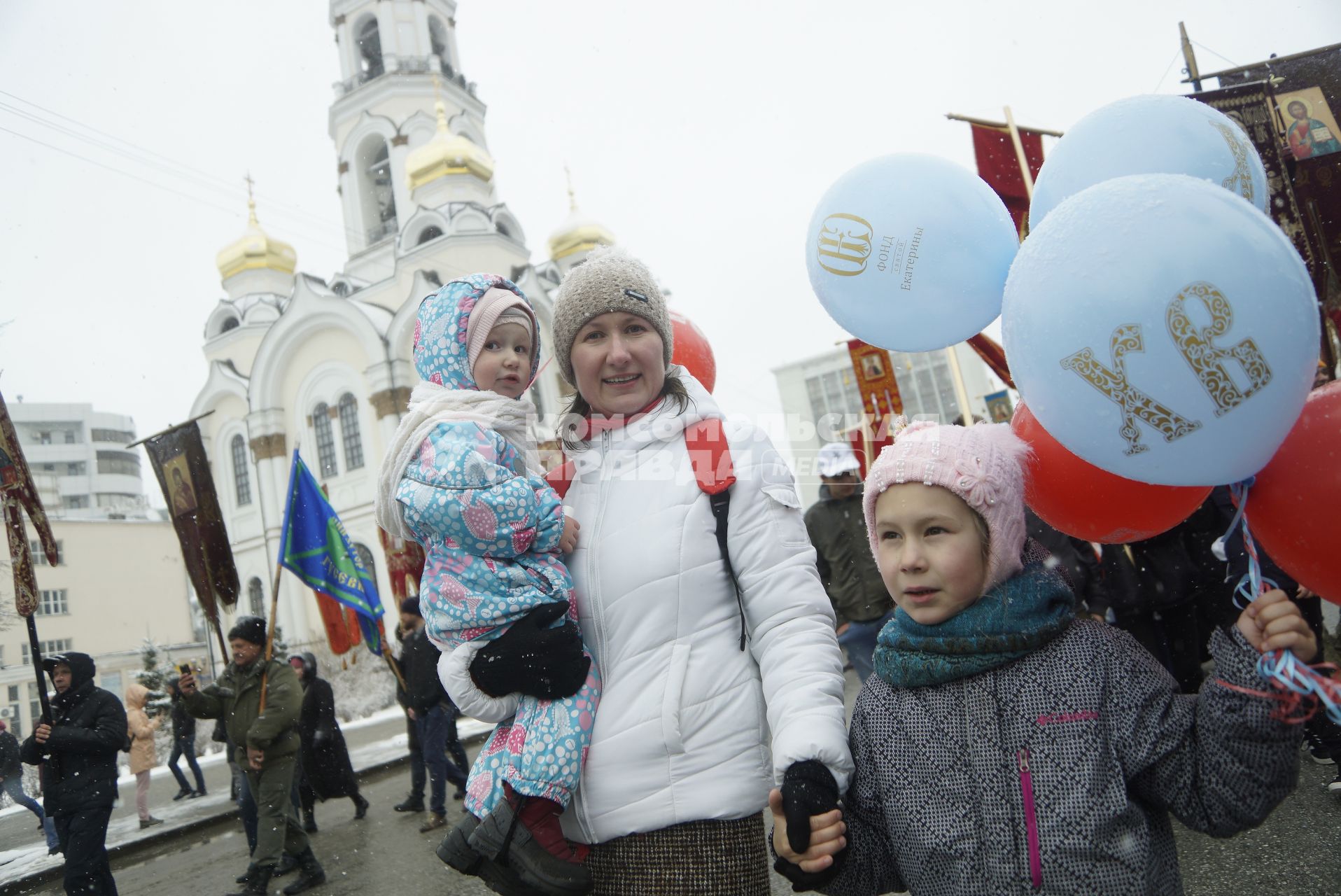 Екатеринбург. Крестный ход во время празднования пасхи