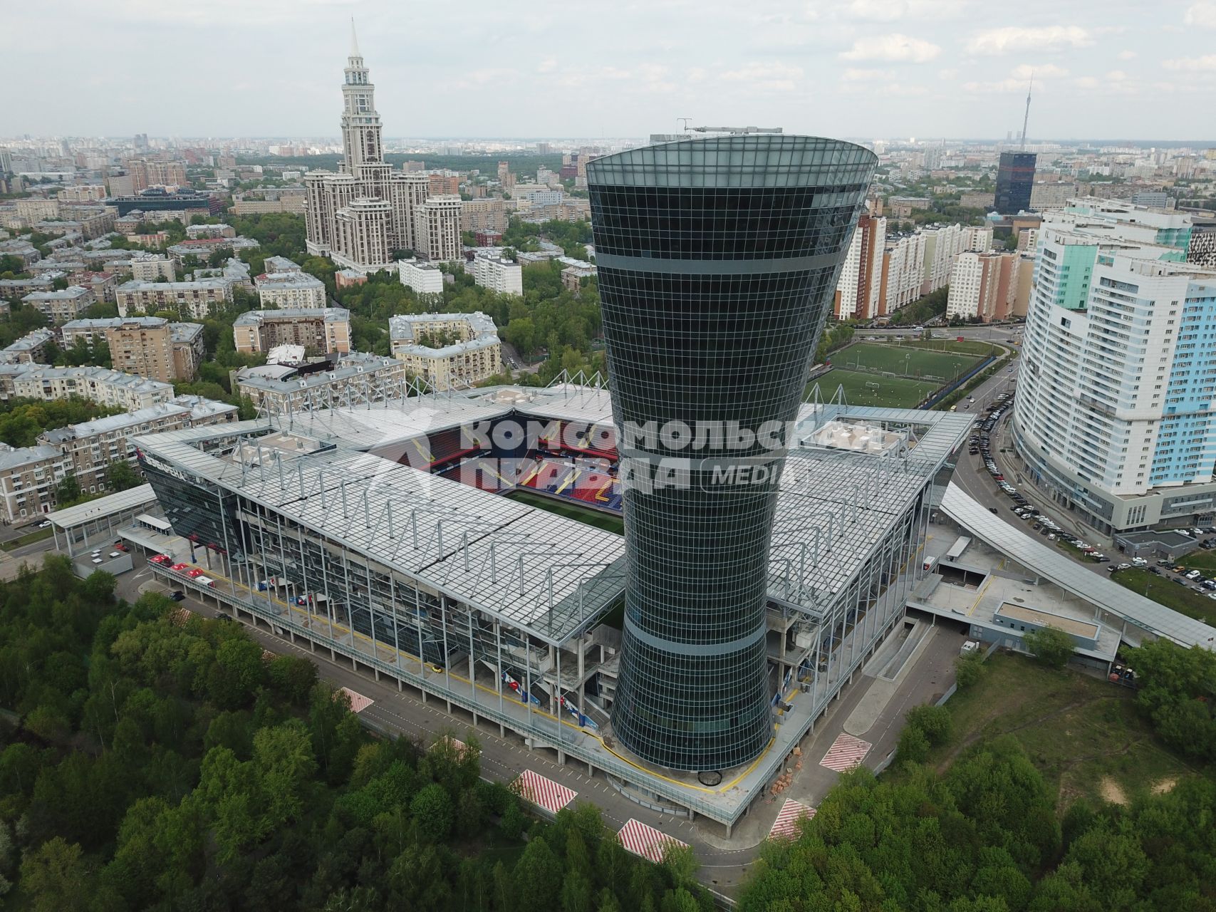 Москва. Вид сверху на новый стадион ЦСКА - `Арена ЦСКА`.