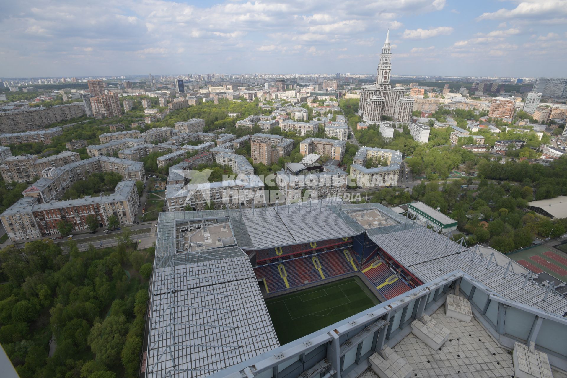 Москва. Вид сверху на новый стадион ЦСКА - `Арена ЦСКА`.