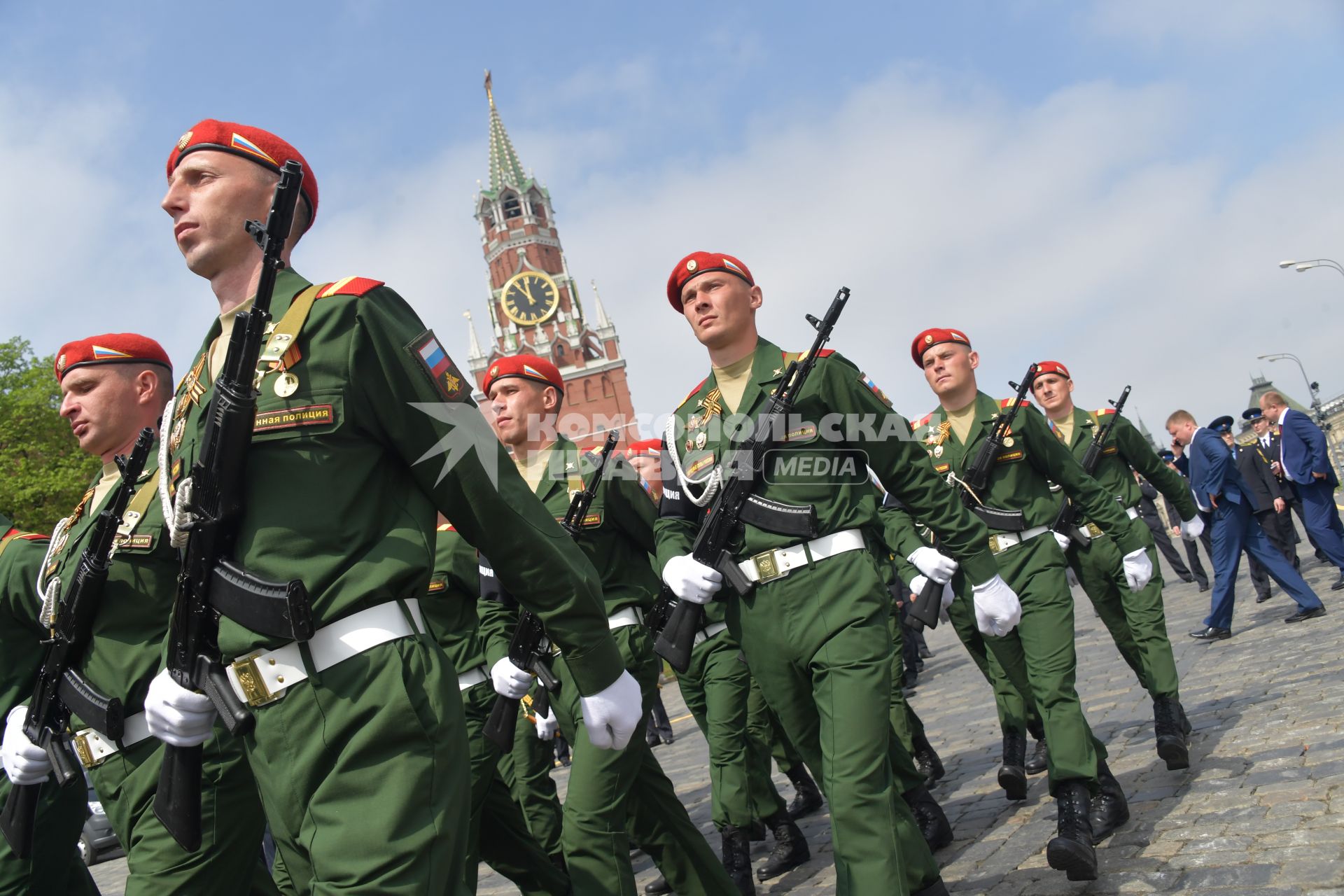 Москва.   Военнослужащие парадных расчетов на Красной площади во время военного парада, посвященного 74-й годовщине Победы в Великой Отечественной войне.