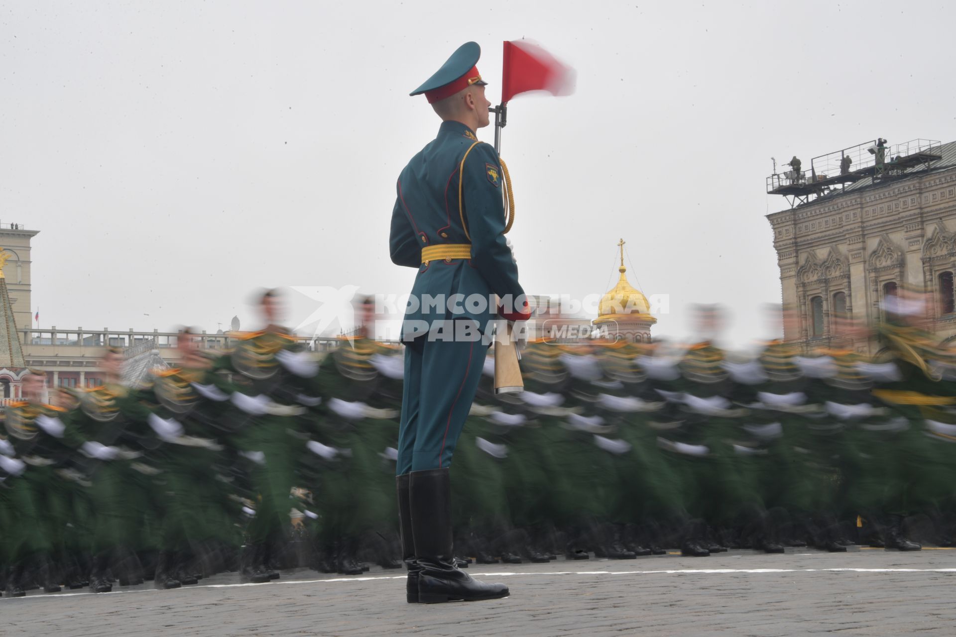 Москва.   Военнослужащие парадных расчетов на Красной площади во время военного парада, посвященного 74-й годовщине Победы в Великой Отечественной войне.