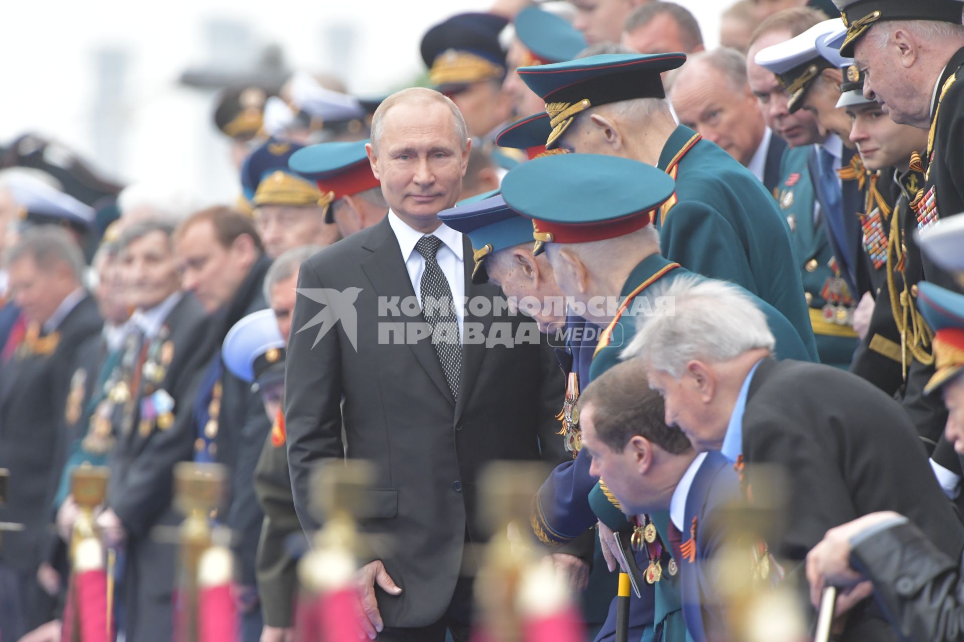 Москва. Президент России Владимир Путин на Красной площади во время военного парада, посвященного 74-й годовщине Победы в Великой Отечественной войне.