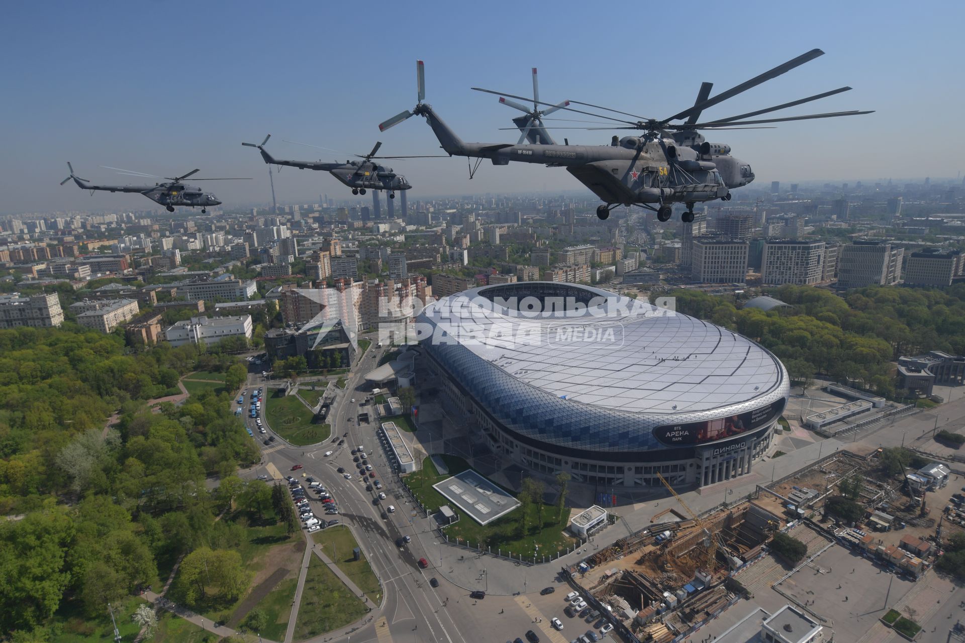 Московская область, Кубинка. Многоцелевой вертолет Ми-8АМТШ во время  генеральной репетиции воздушной части парада Победы.