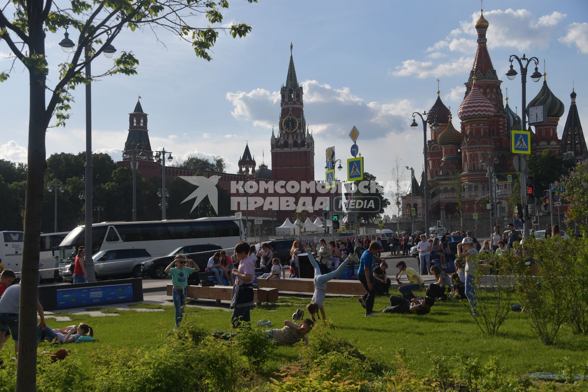 Москва.  В парке `Зарядье`.