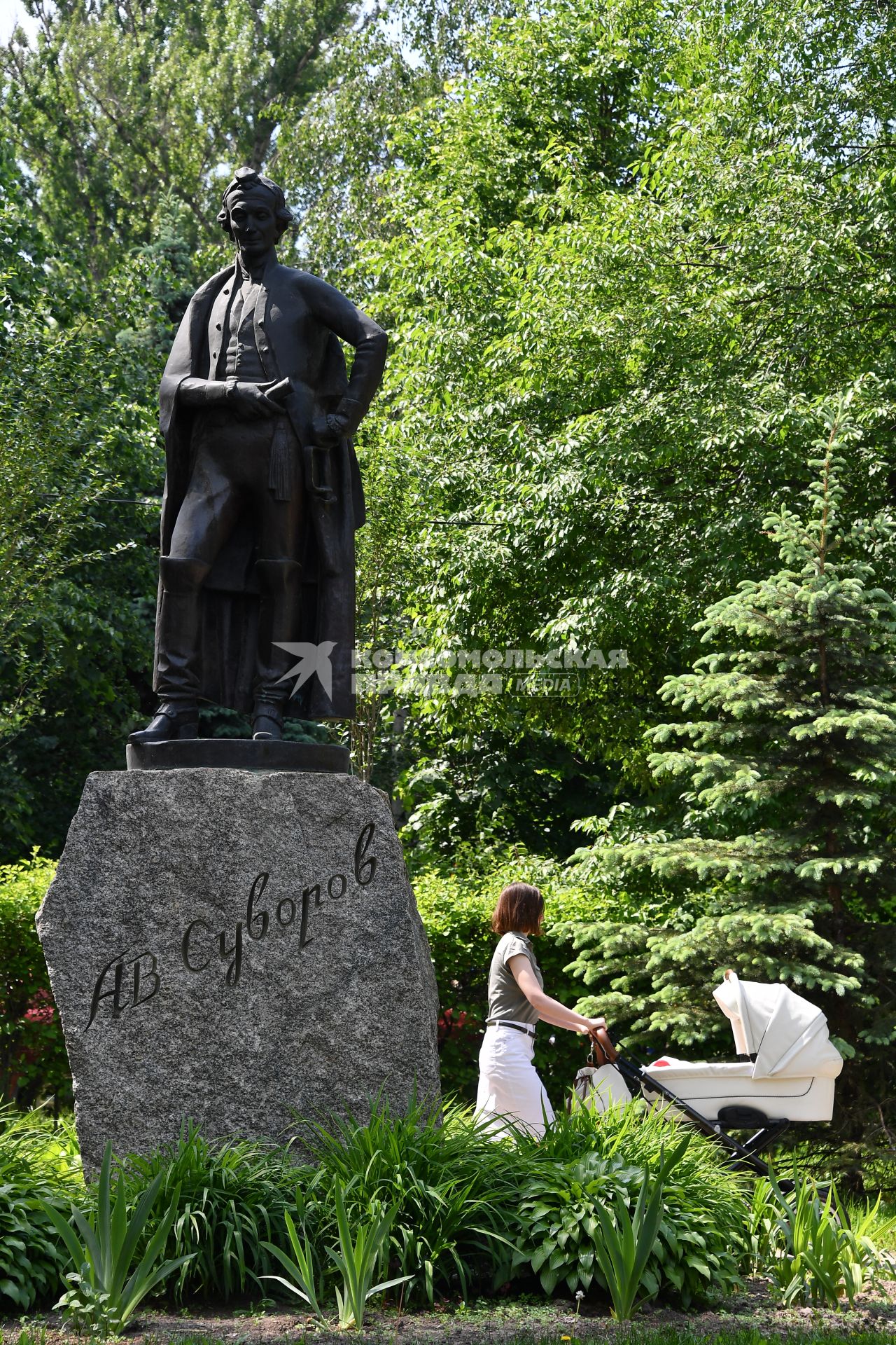 Московская область, Мытищи. Памятник русскому полководцу А.В. Суворову.