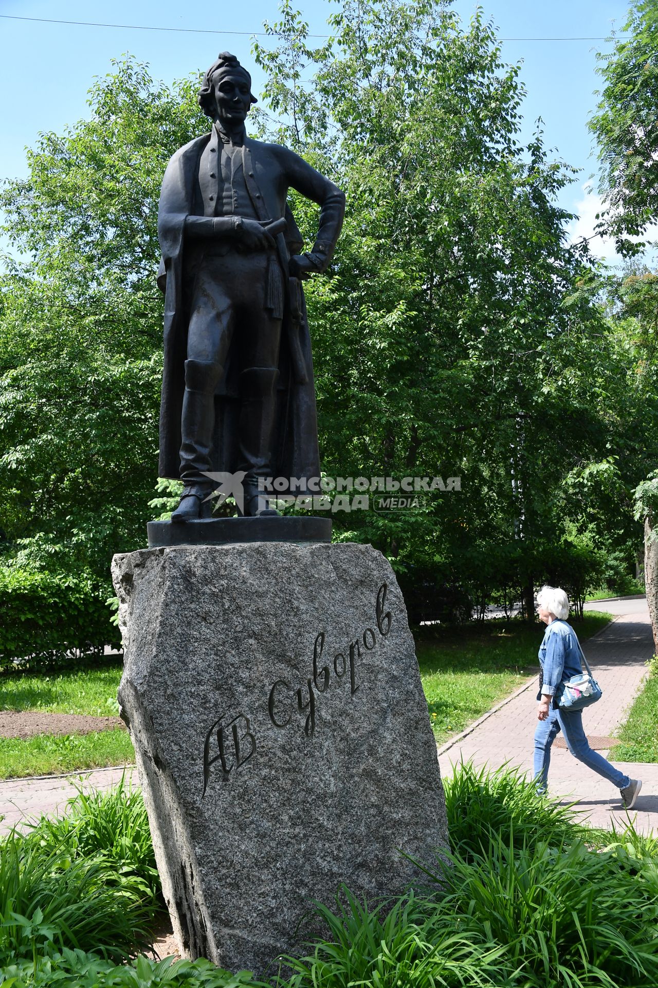 Московская область, Мытищи. Памятник русскому полководцу А.В. Суворову.