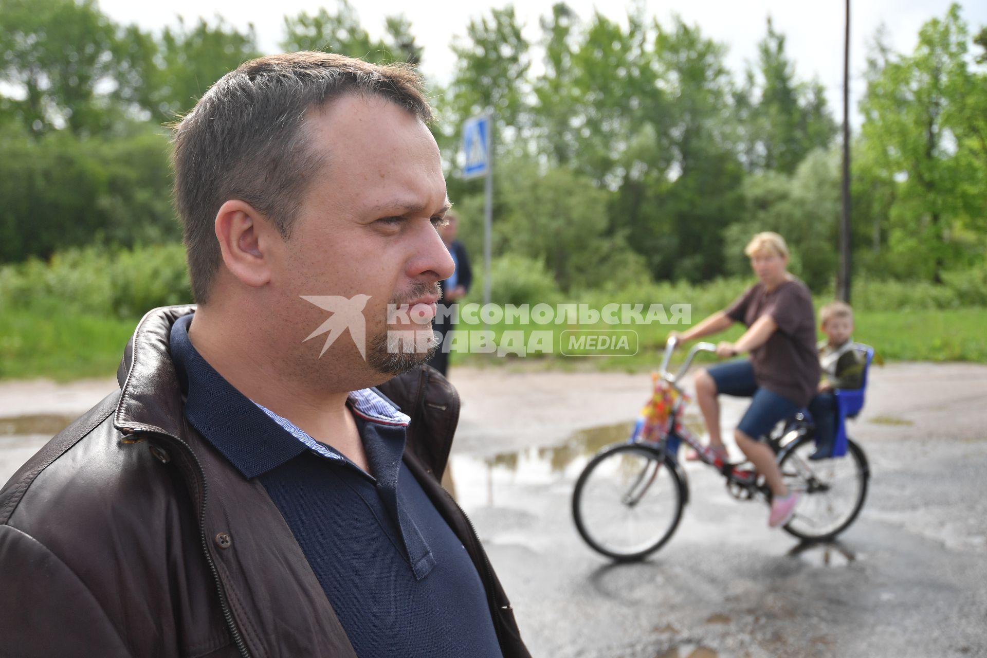 Великий Новгород.  Губернатор Новгородской области Андрей Никитин в селе Мойка.