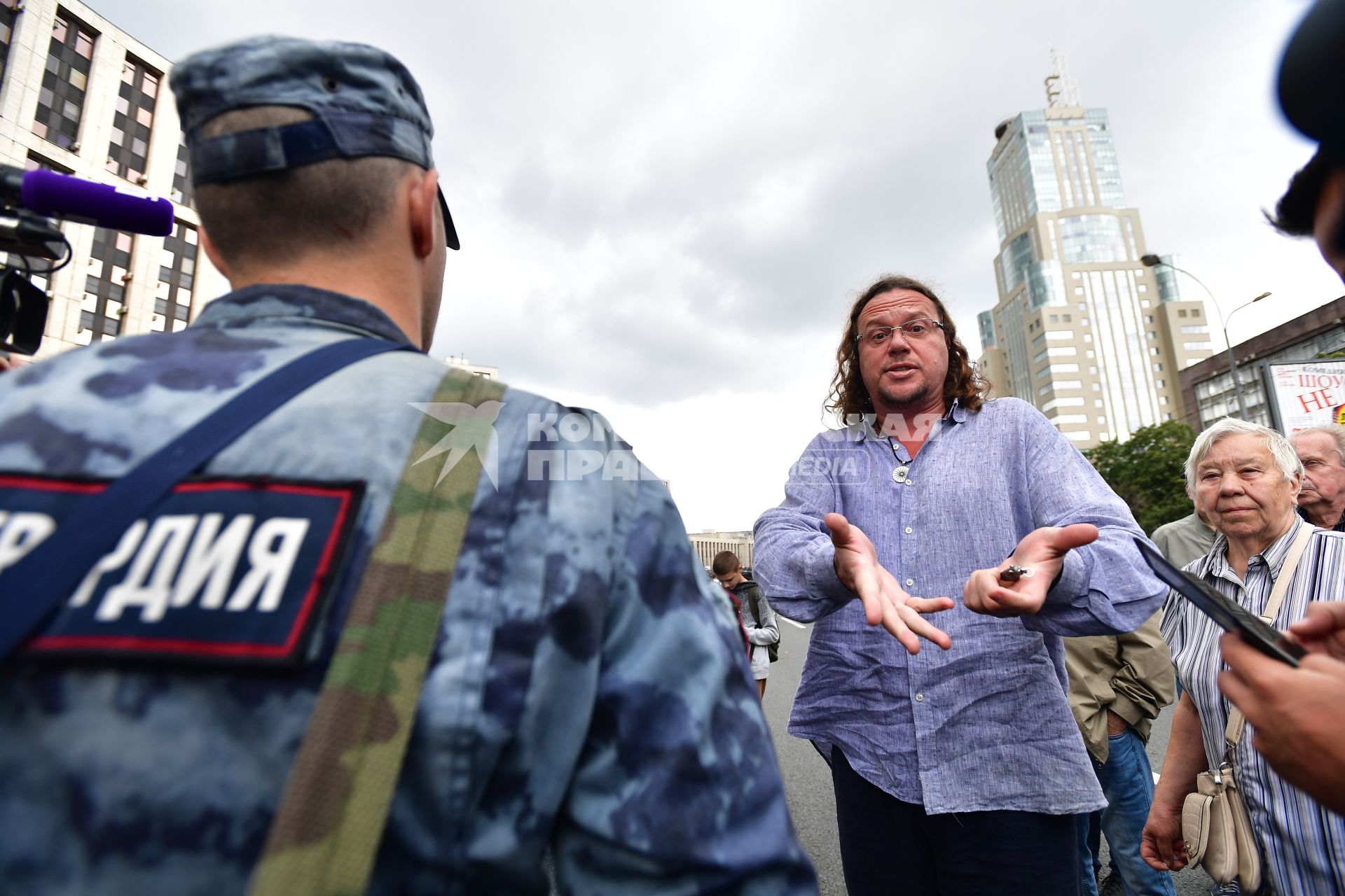 Москва.  Предприниматель Сергей Полонский на митинге `За закон и справедливость` на проспекте Сахарова.