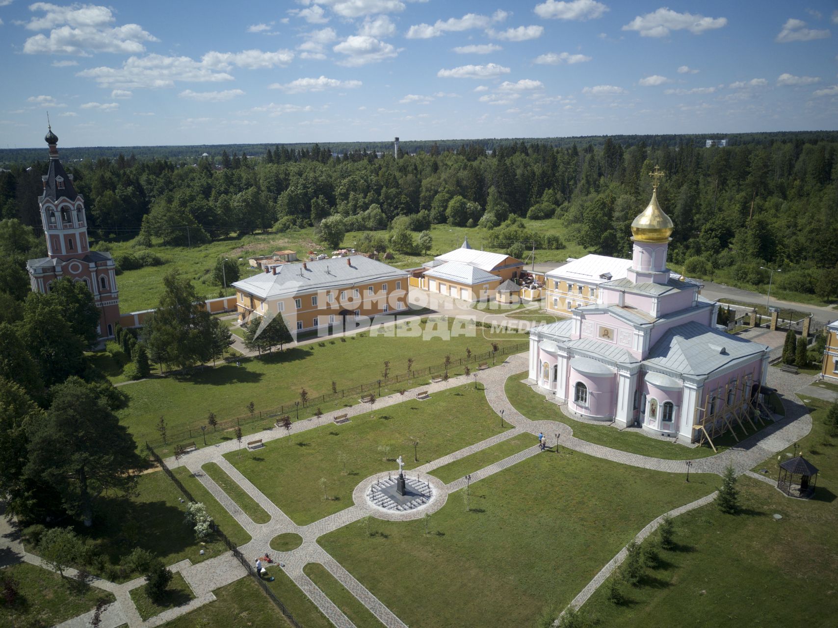 Московская область, Новофедоровское. Вид сверху на Троице-Одигитриевскую  Зосимову пустынь.