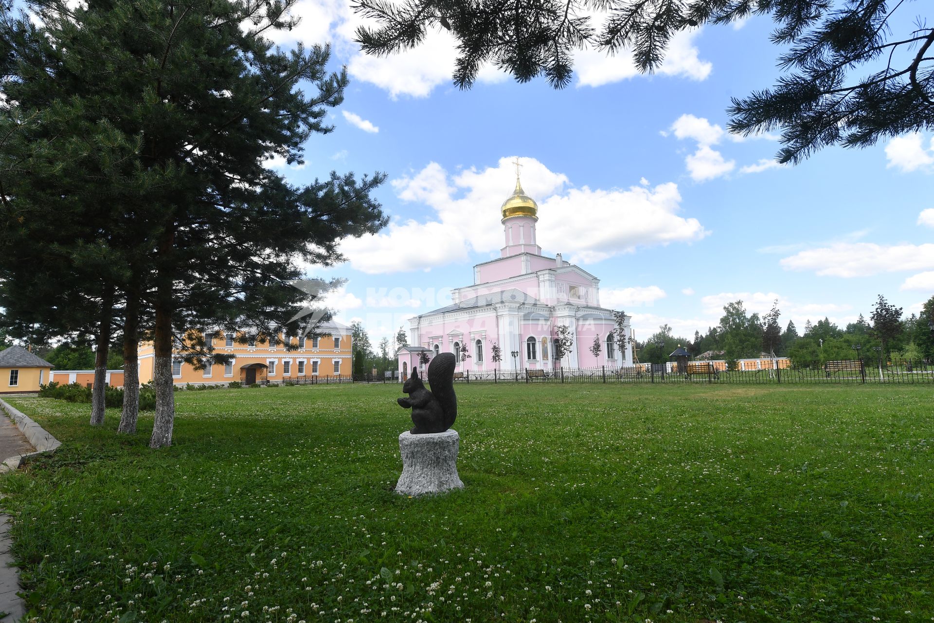 Московская область, Новофедоровское.  Храм Святой Троицы на территории Троице-Одигитриевской  Зосимовой  пустыни.