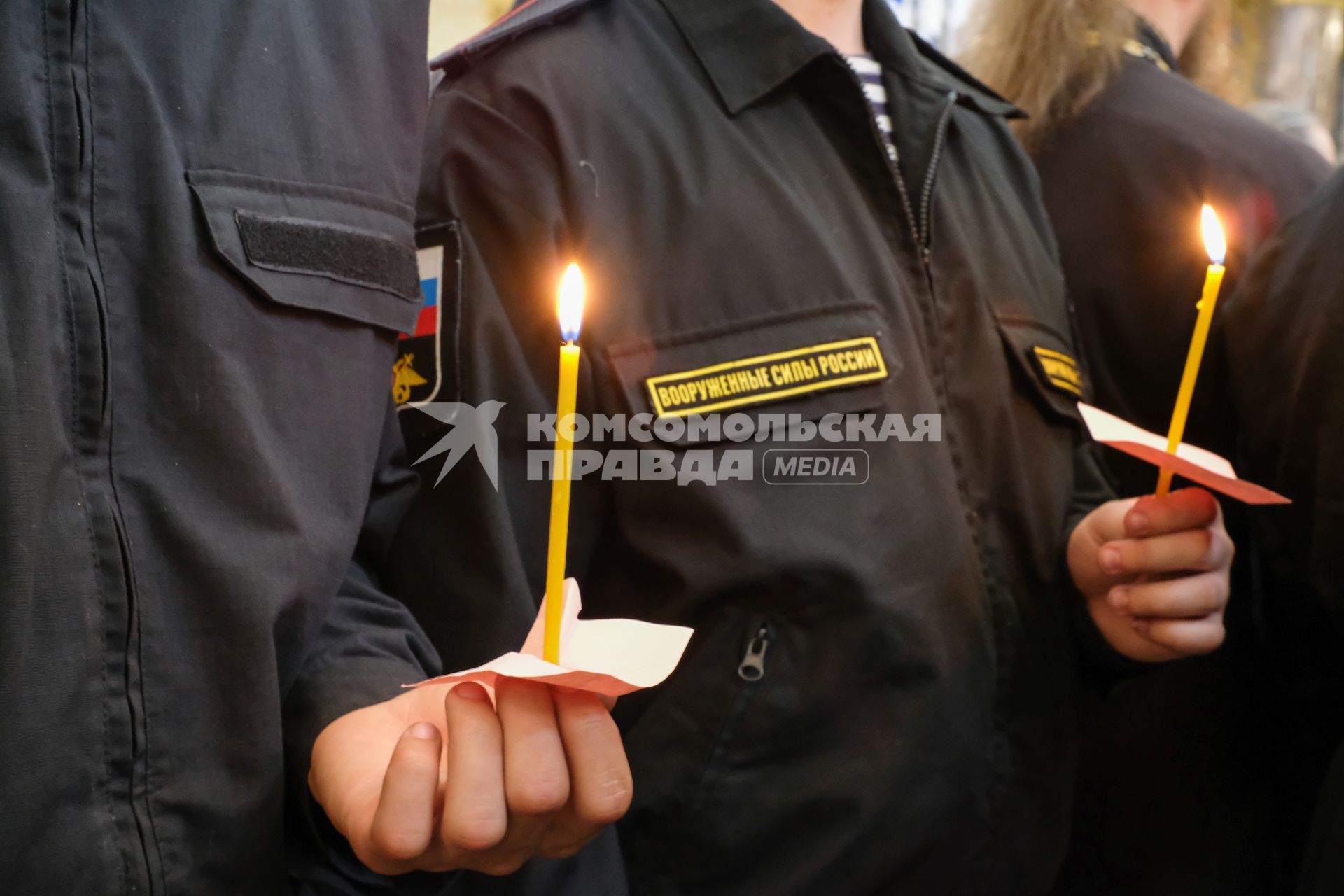 Санкт-Петербург. В Никольском соборе Кронштадта прошла панихида по погибшим на подлодке АС-31 морякам Северного флота России.