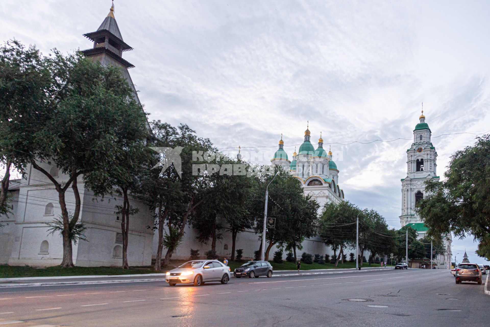 Астрахань.  Вид на Астраханский Кремль.