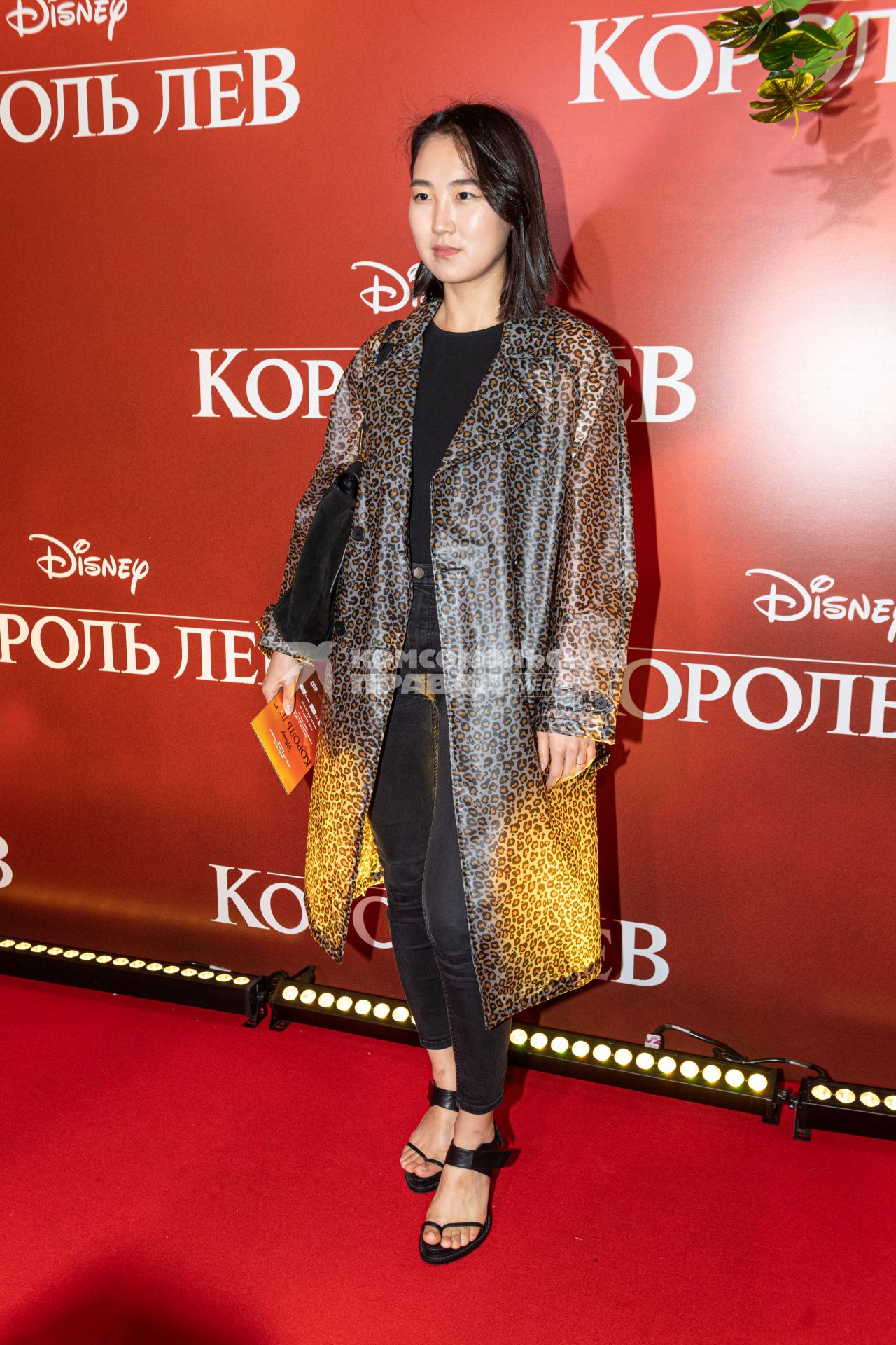 Москва.   Главный редактор журнала Glamour Иляна Эрднеева  на премьере фильма Disney `Король Лев` в кинотеатре `Каро 11 Октябрь` на Новом Арбате.