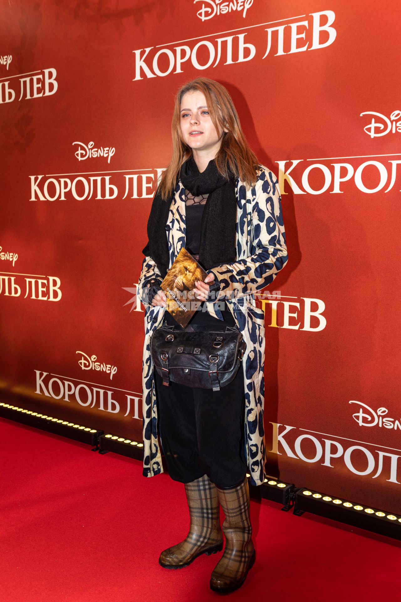Москва.   Актриса Ксения Суркова на премьере фильма Disney `Король Лев` в кинотеатре `Каро 11 Октябрь` на Новом Арбате.
