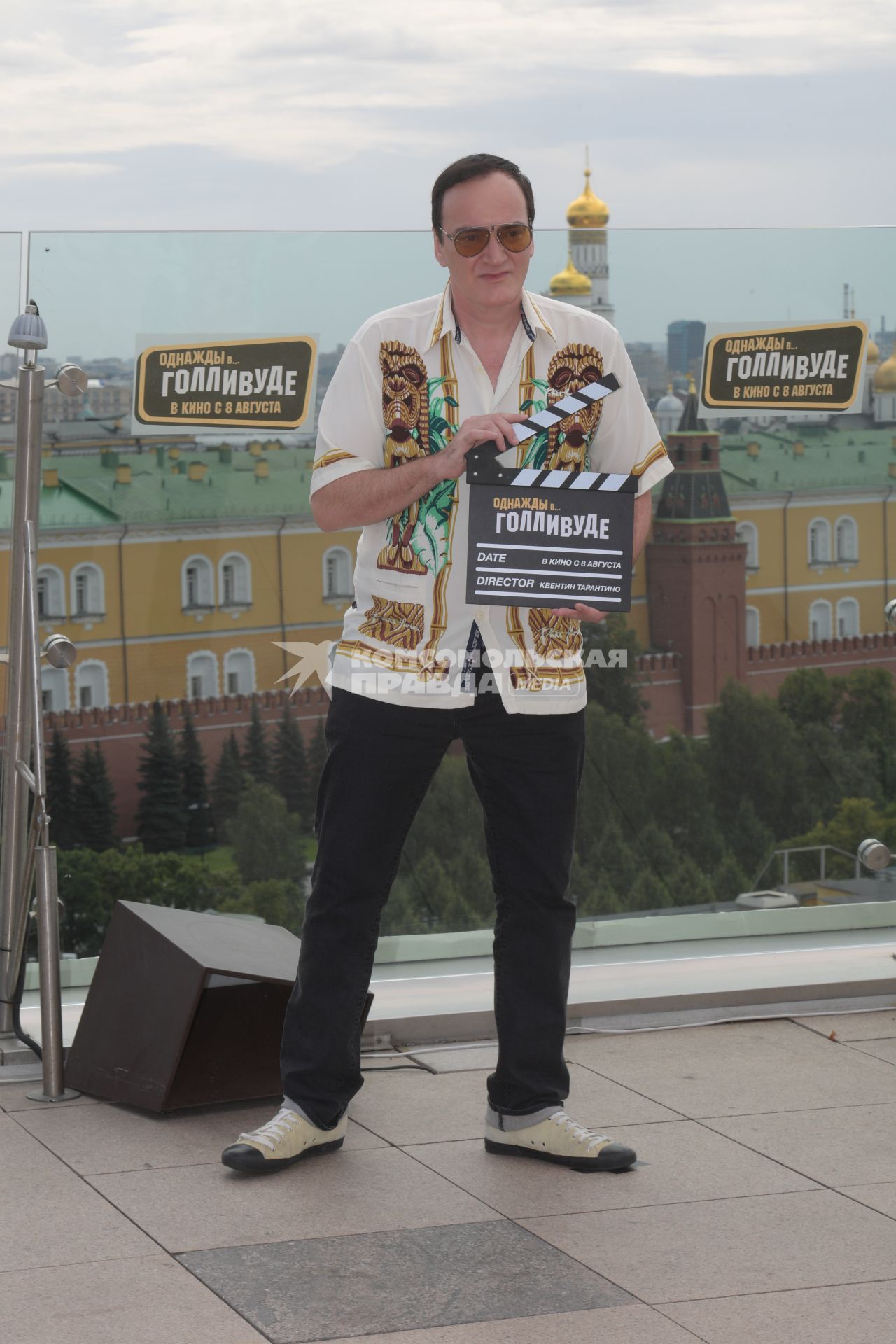 Москва. Американский режиссер Квентин Тарантино во время фотосессии, посвященной премьере фильма `Однажды… в Голливуде`, на крыше отеля Ritz Carlton.