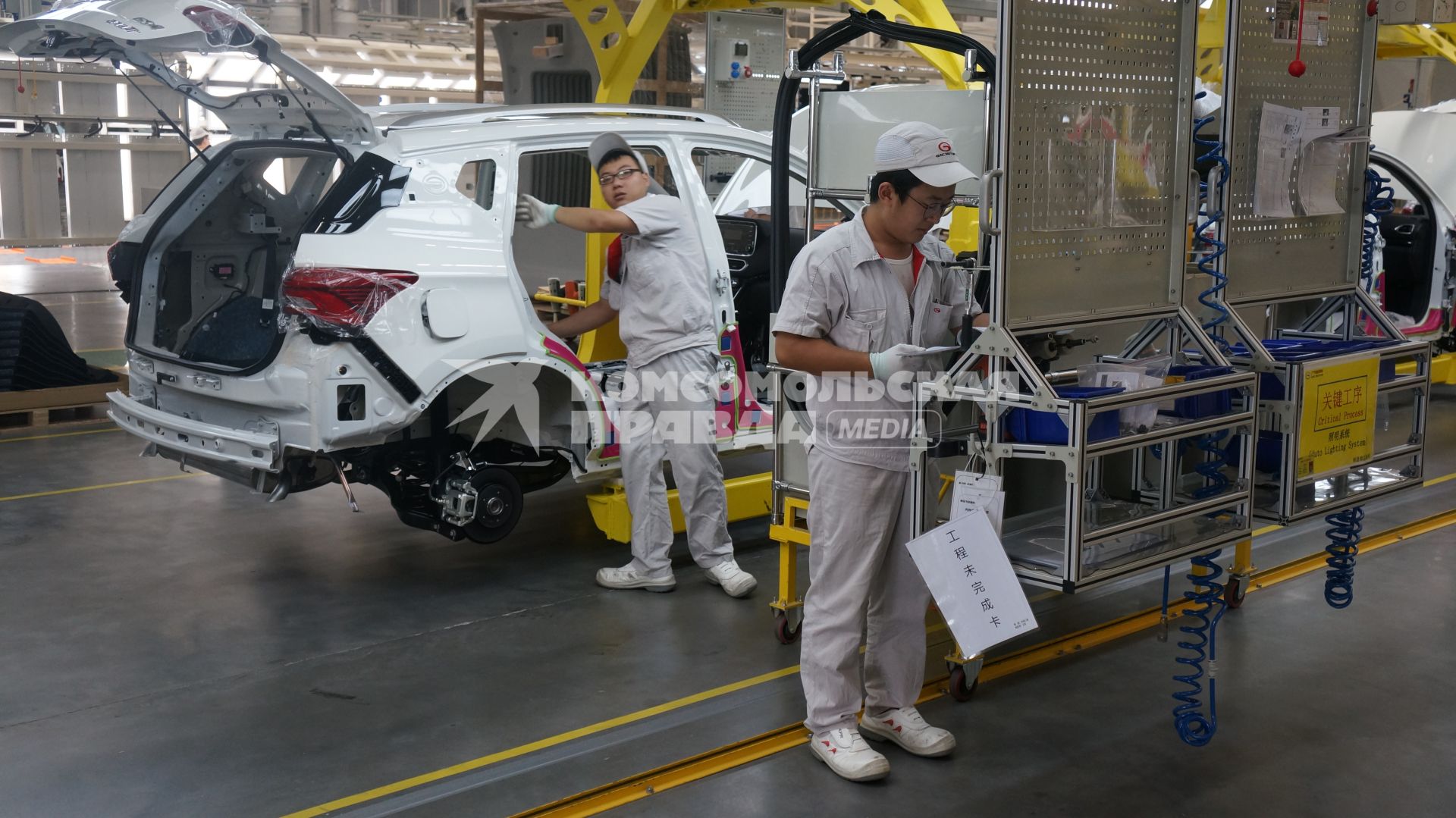 Китай, Урумчи.  Автомобильный завод Trumpchi.