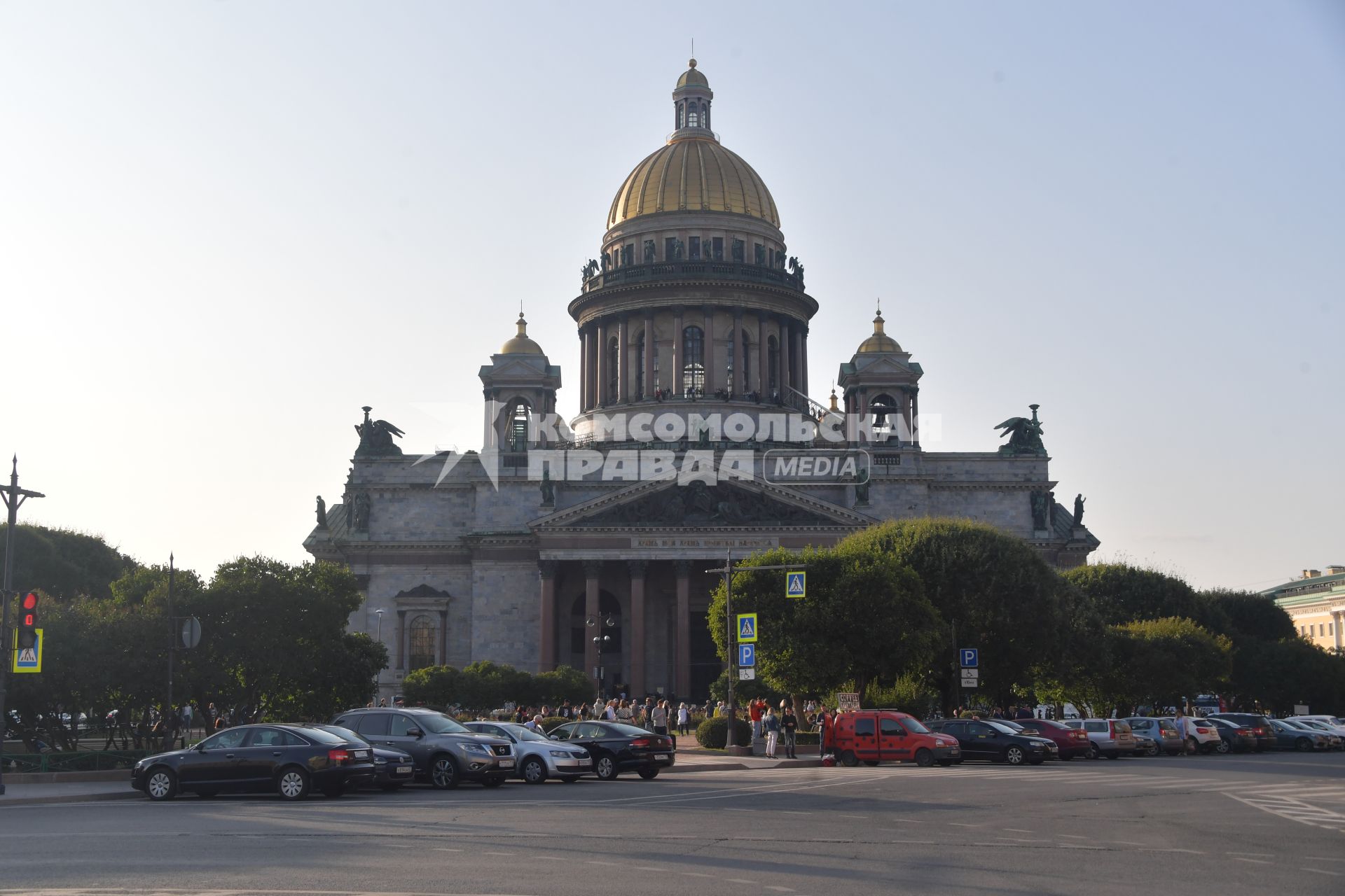 Санкт-Петербург. Вид на Исаакиевский собор.