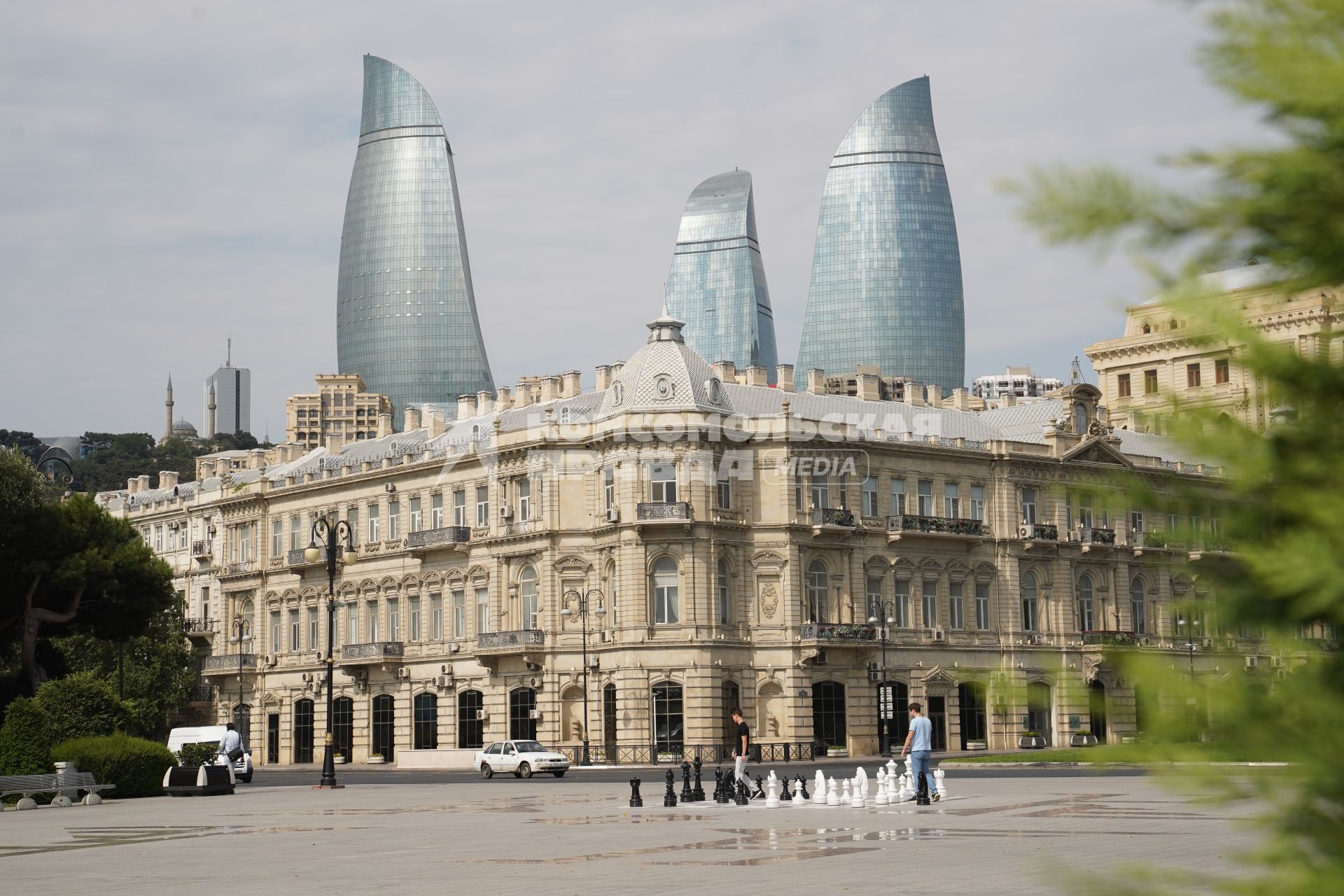 Азербайджан. Баку. Вид на `Пламенные башни`.