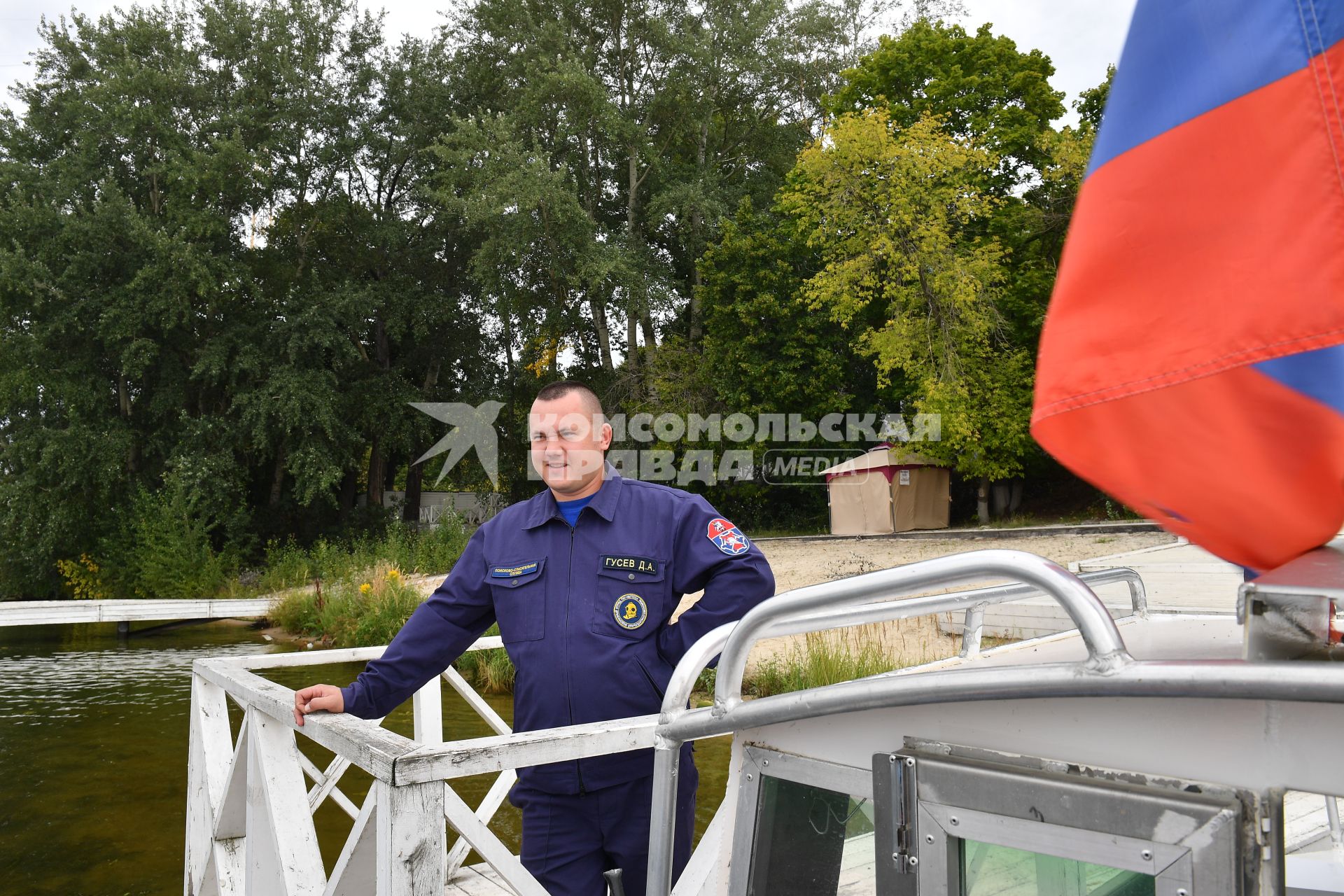 Москва. Сотрудники Московской спасательной службы на водных объектах во время тренировки.