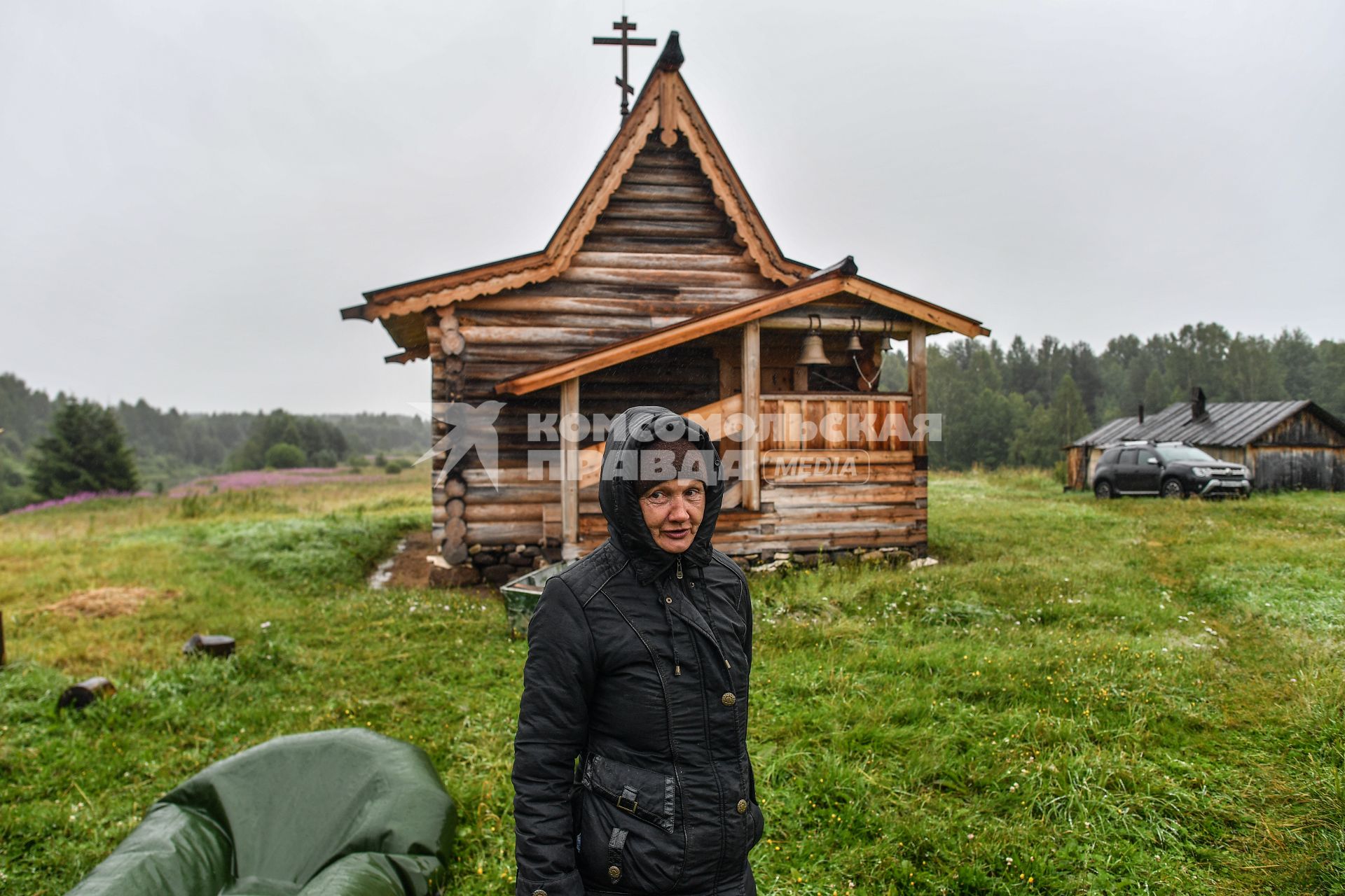 Архангельская область, деревня Монастырка. Деревянная часовня Георгия Победоносца, построеная  в 1732 году и  восстанавленая  организацией `общее дело`.