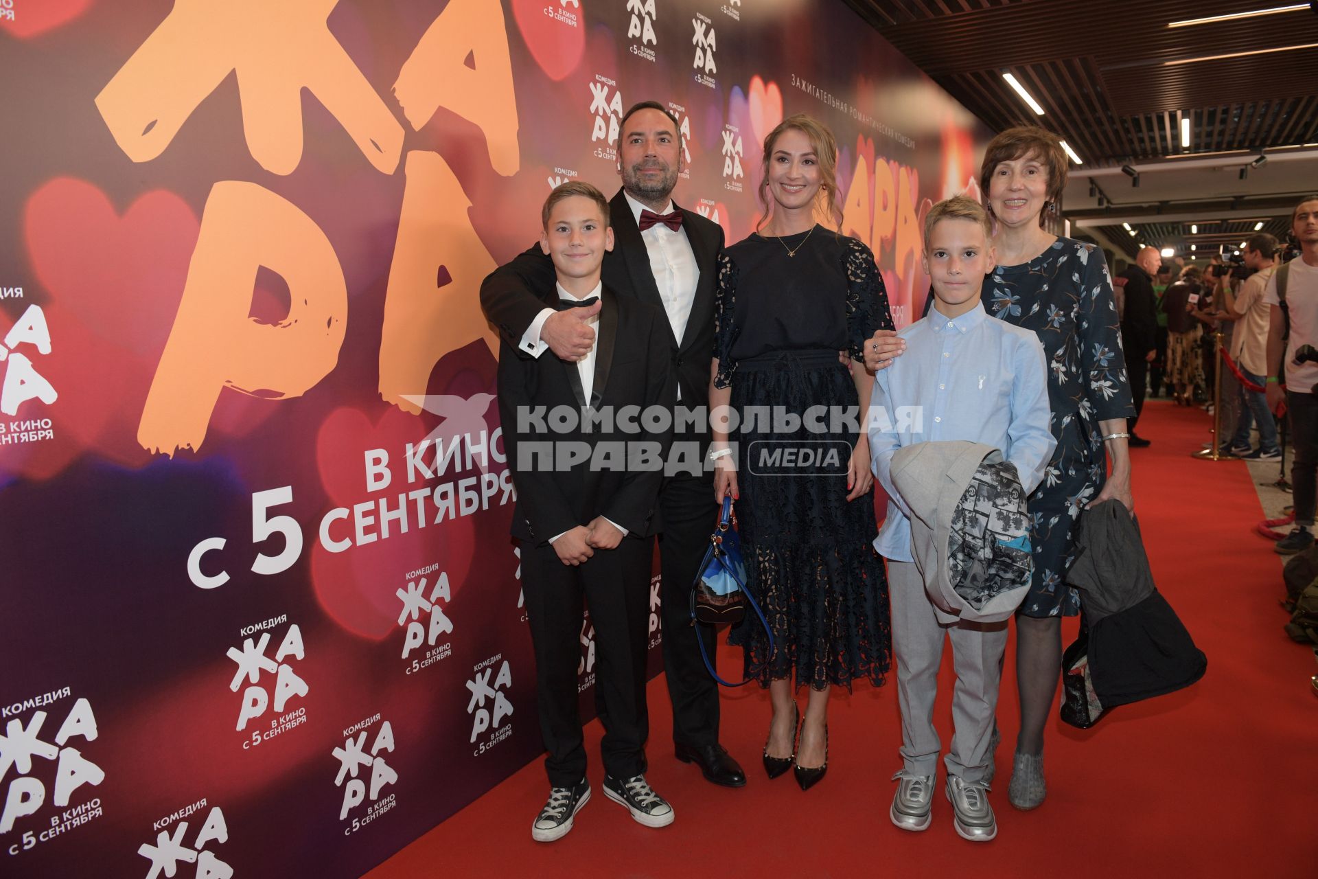 Москва.  Продюсер Тимур Джафаров на премьере фильма `Жара`.