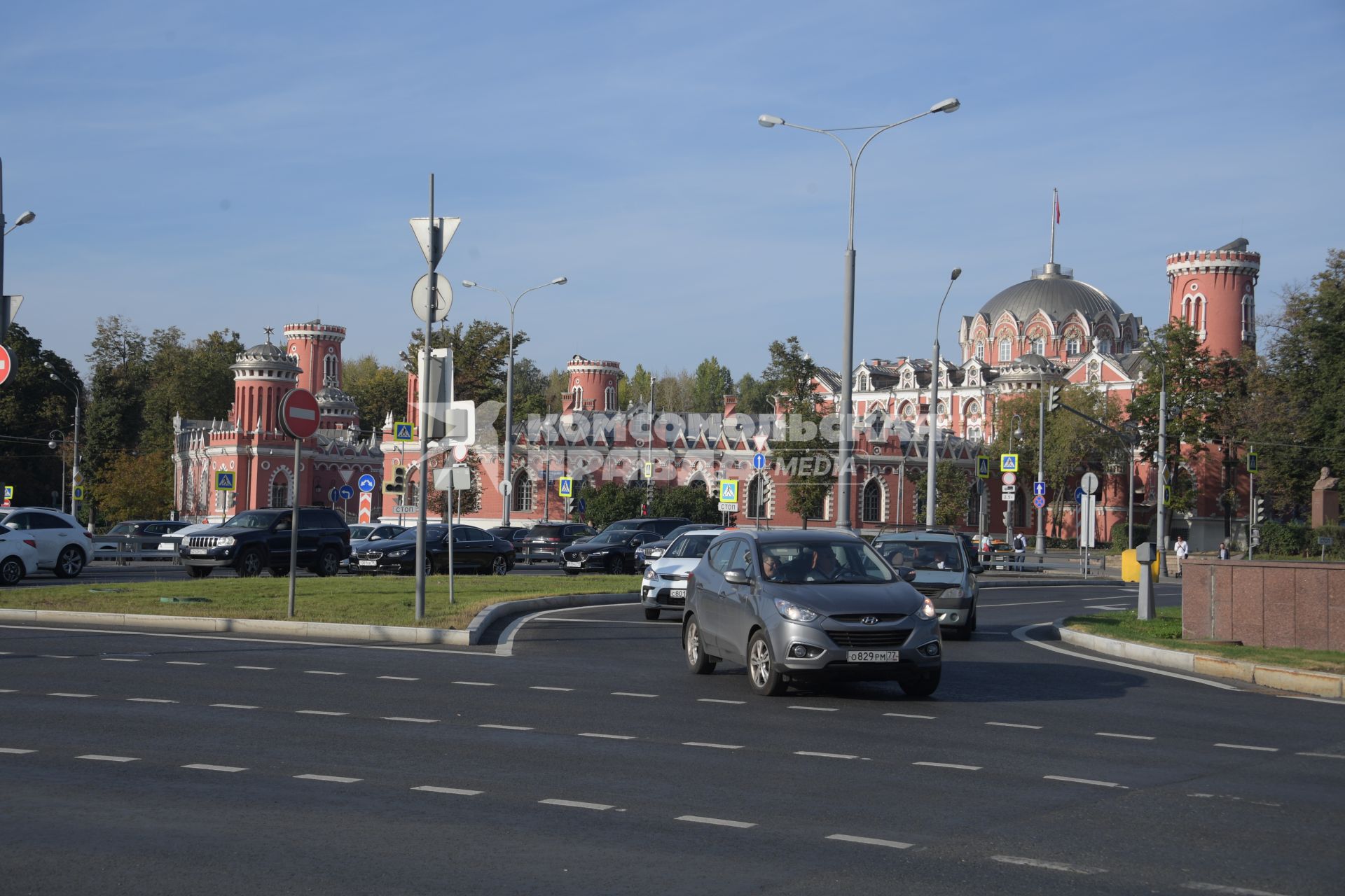 Москва. Вид на Пертровский Путевой дворец.