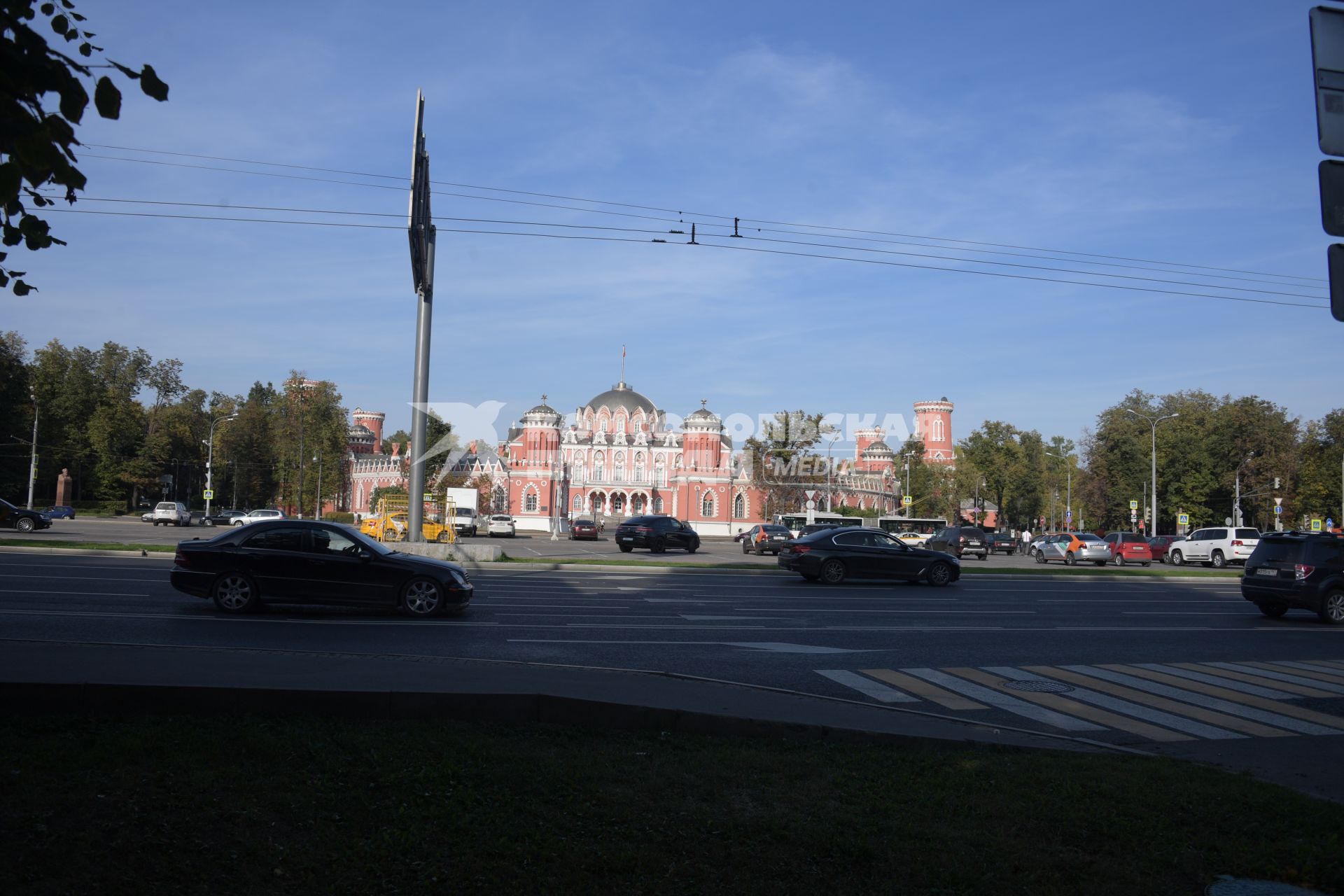 Москва. Вид на Пертровский Путевой дворец.