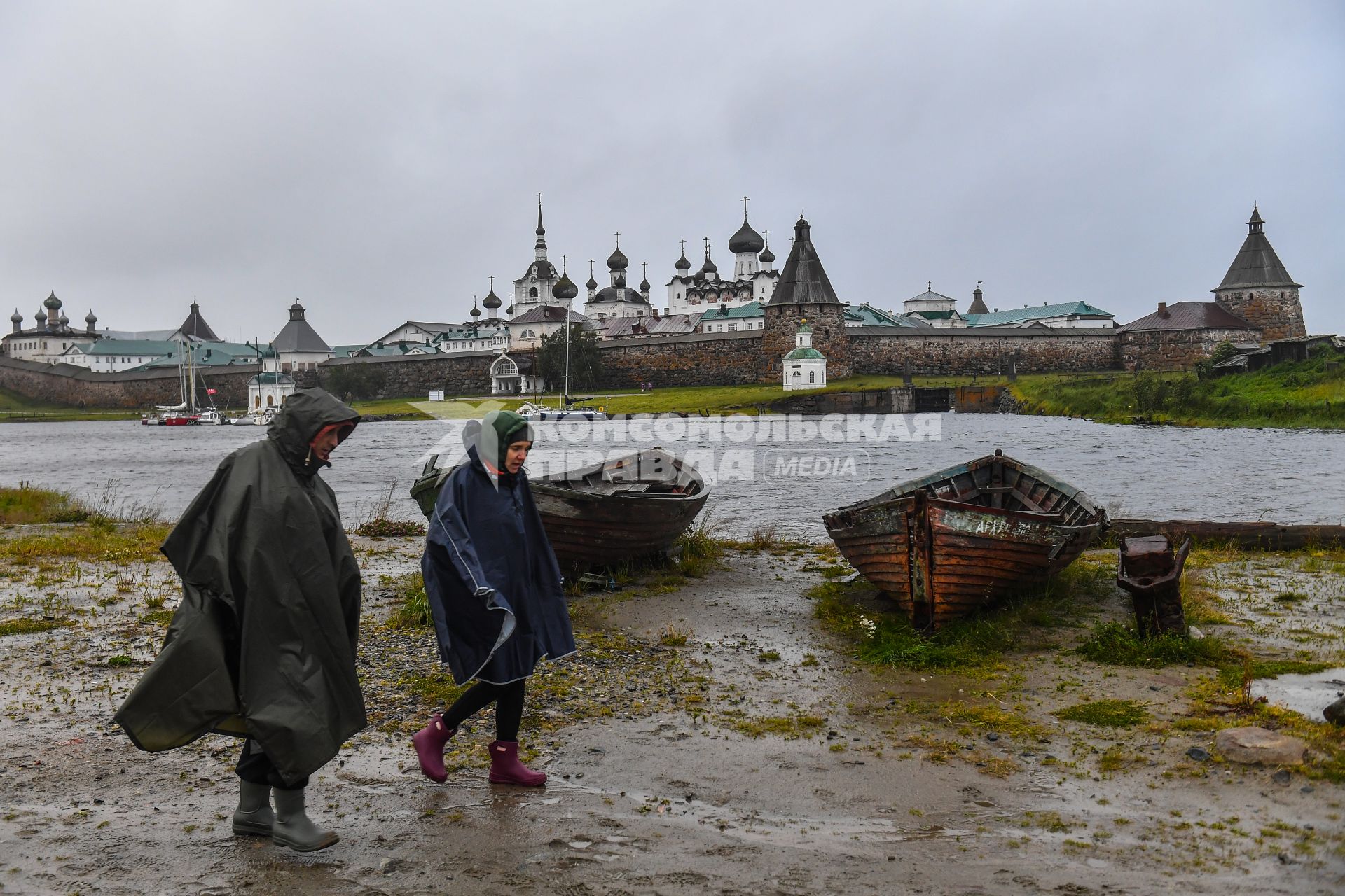 Соловки, Соловецкий монастырь.  Вид на Спасо-Преображенский Соловецкий монастырь.